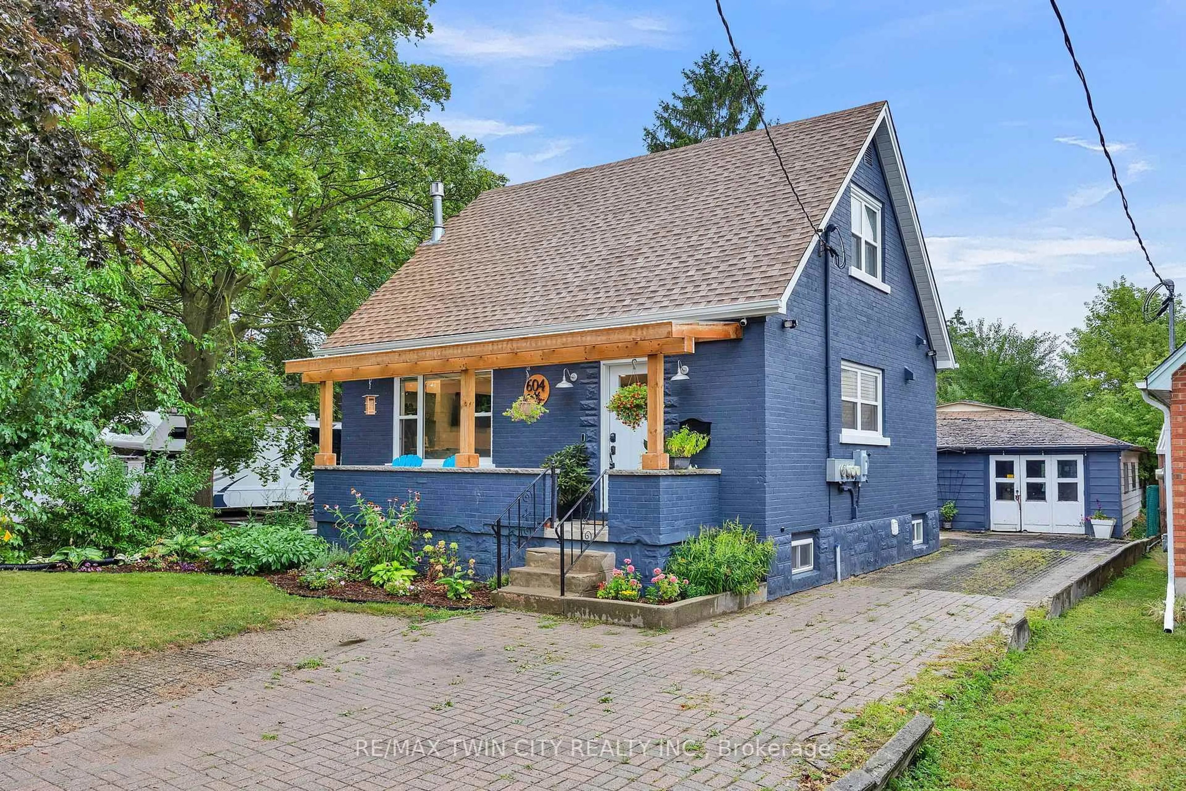 Home with brick exterior material, street for 604 Guelph St, Kitchener Ontario N2H 5Y6