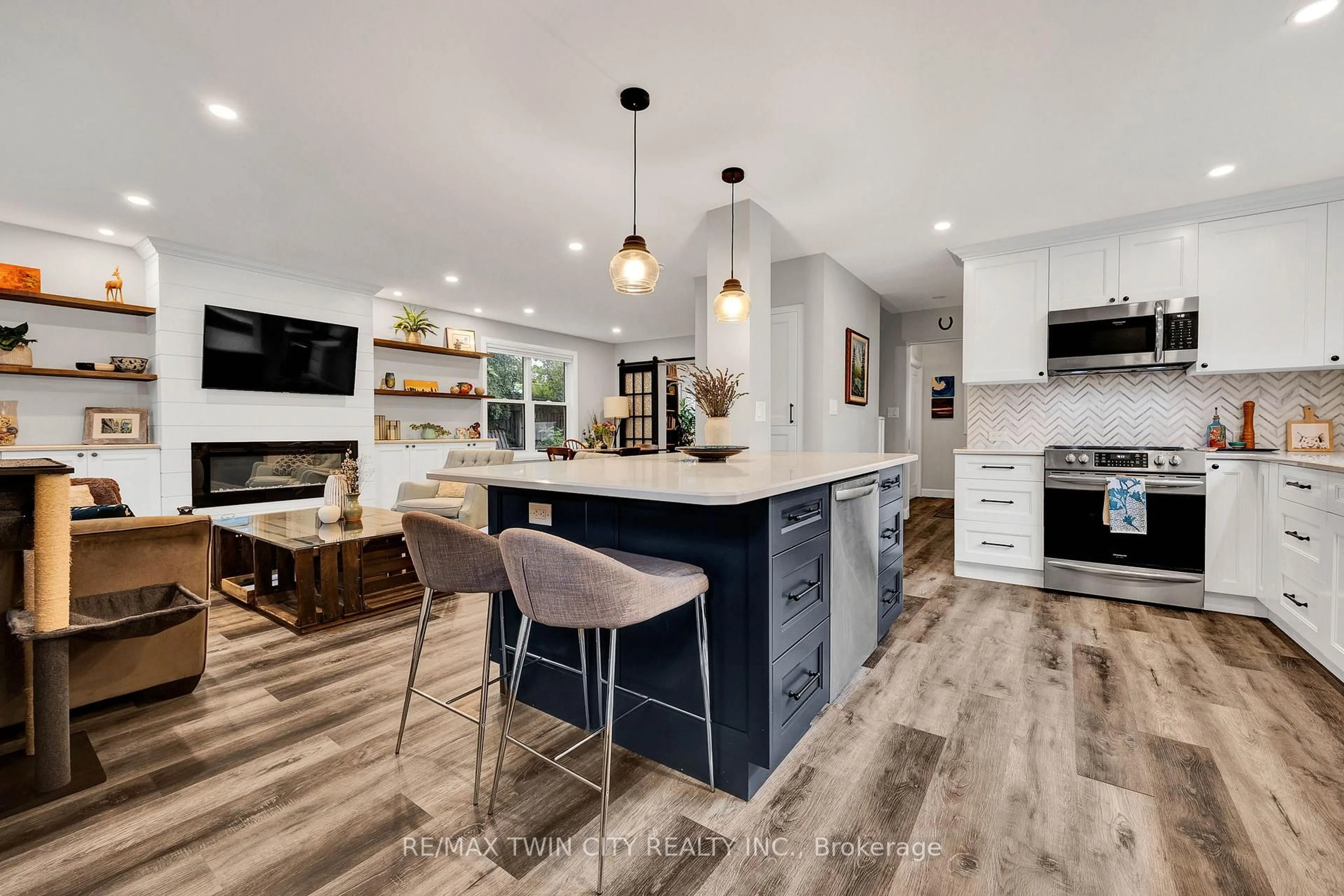 Open concept kitchen, unknown for 604 Guelph St, Kitchener Ontario N2H 5Y6