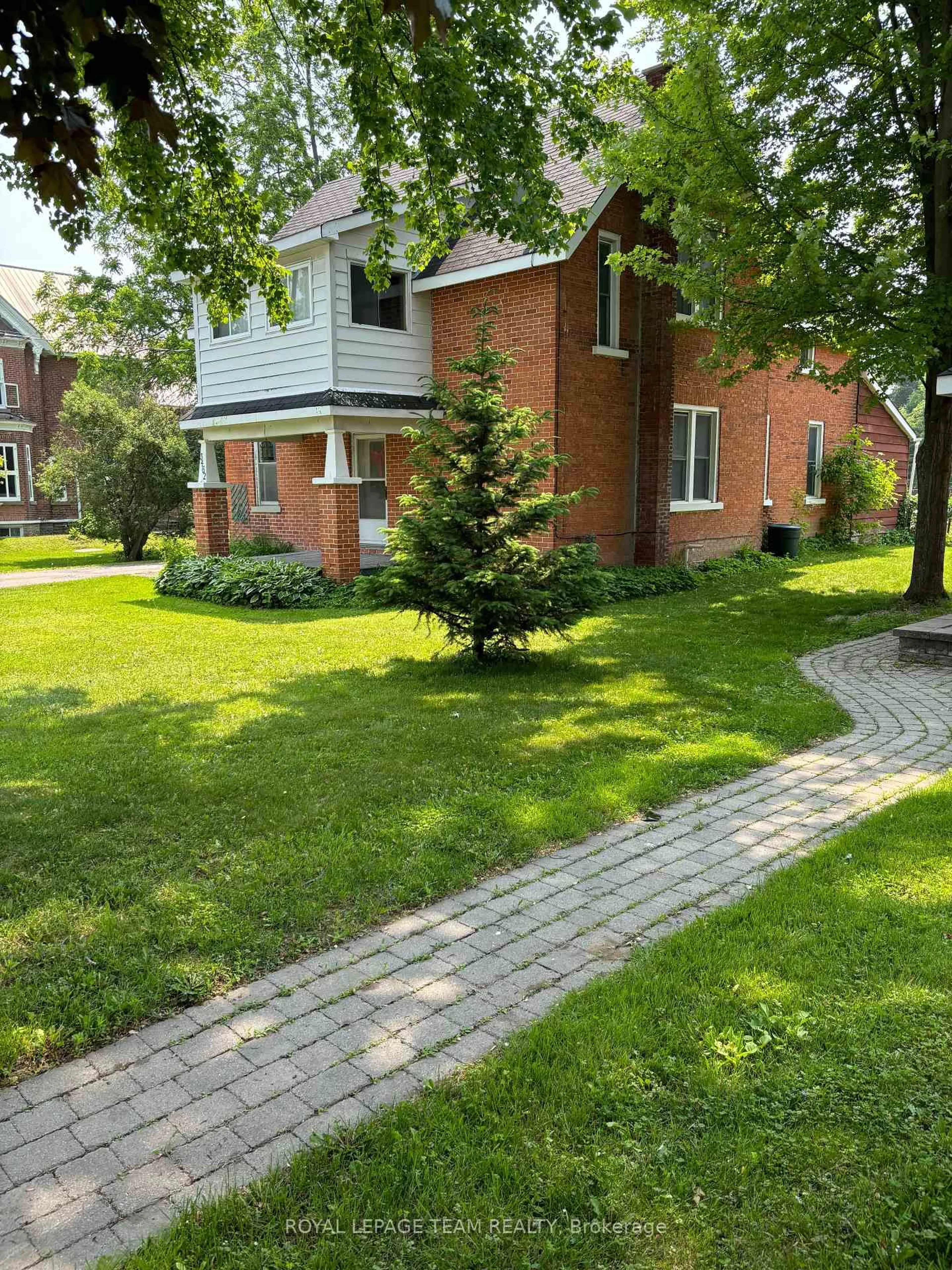 Home with brick exterior material, street for 3462 McBean St, Richmond Ontario K0A 2Z0