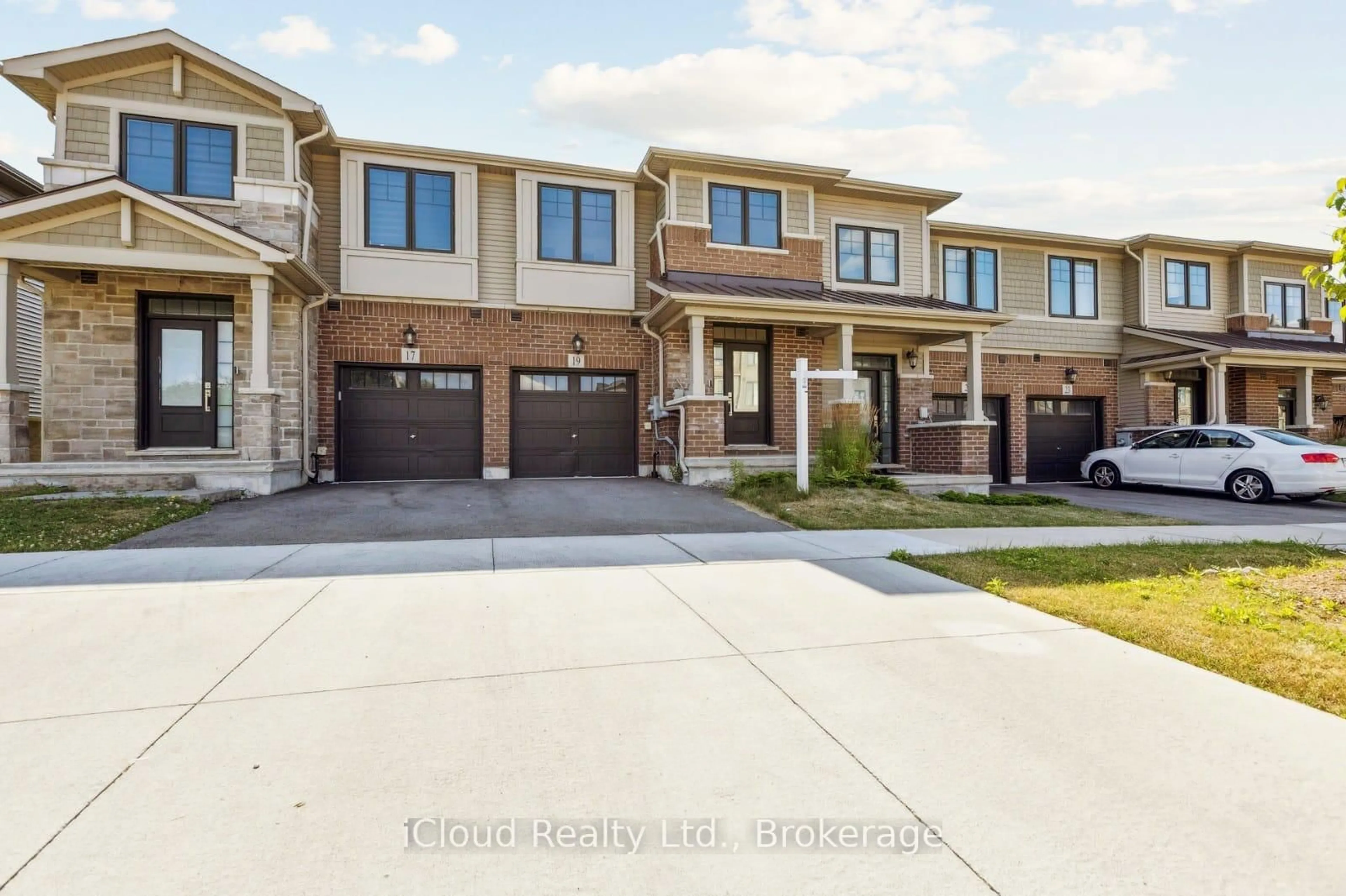 Home with brick exterior material, street for 19 Hollywood Crt, Cambridge Ontario N1R 8J8