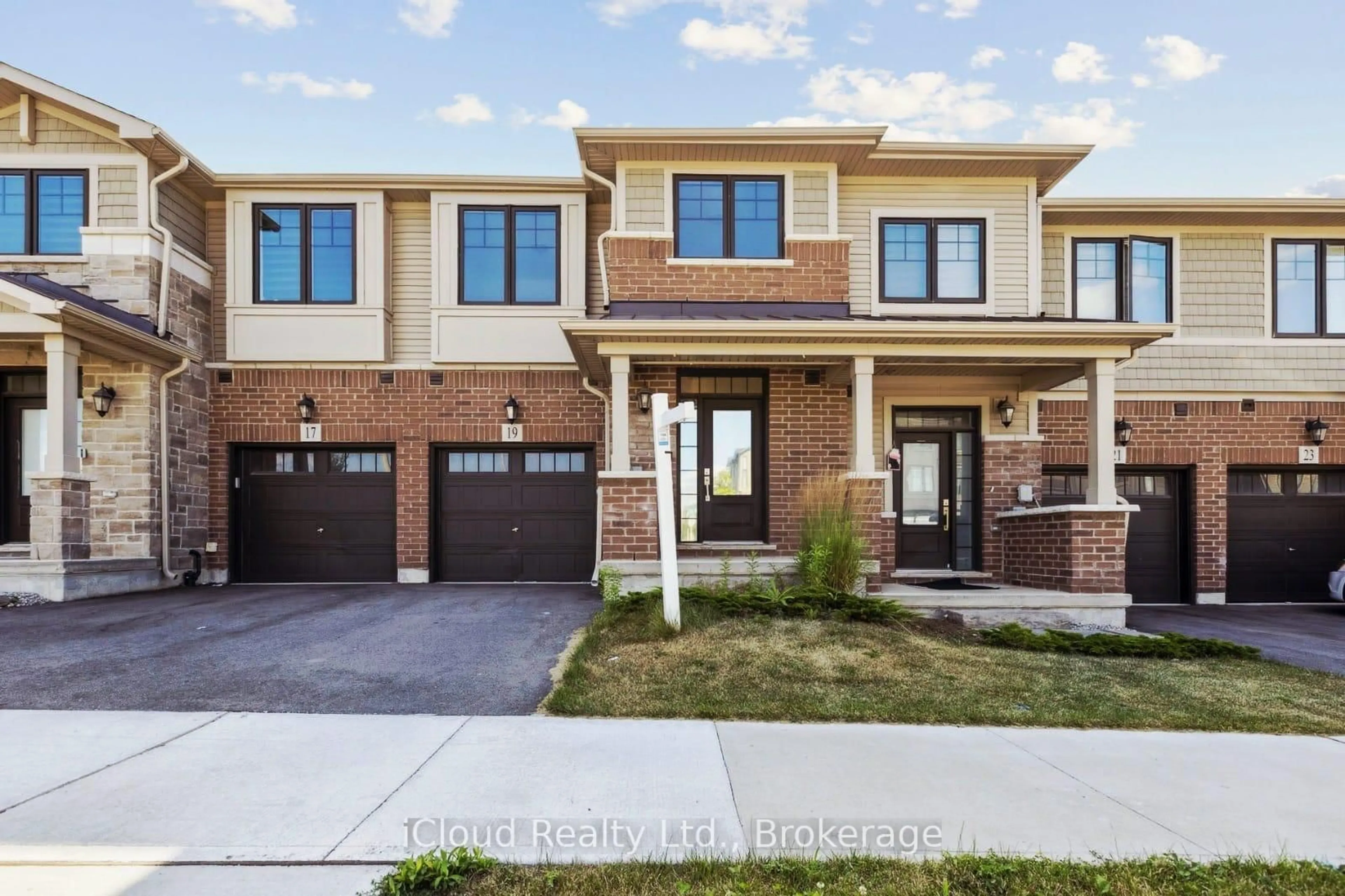 Home with brick exterior material, street for 19 Hollywood Crt, Cambridge Ontario N1R 8J8