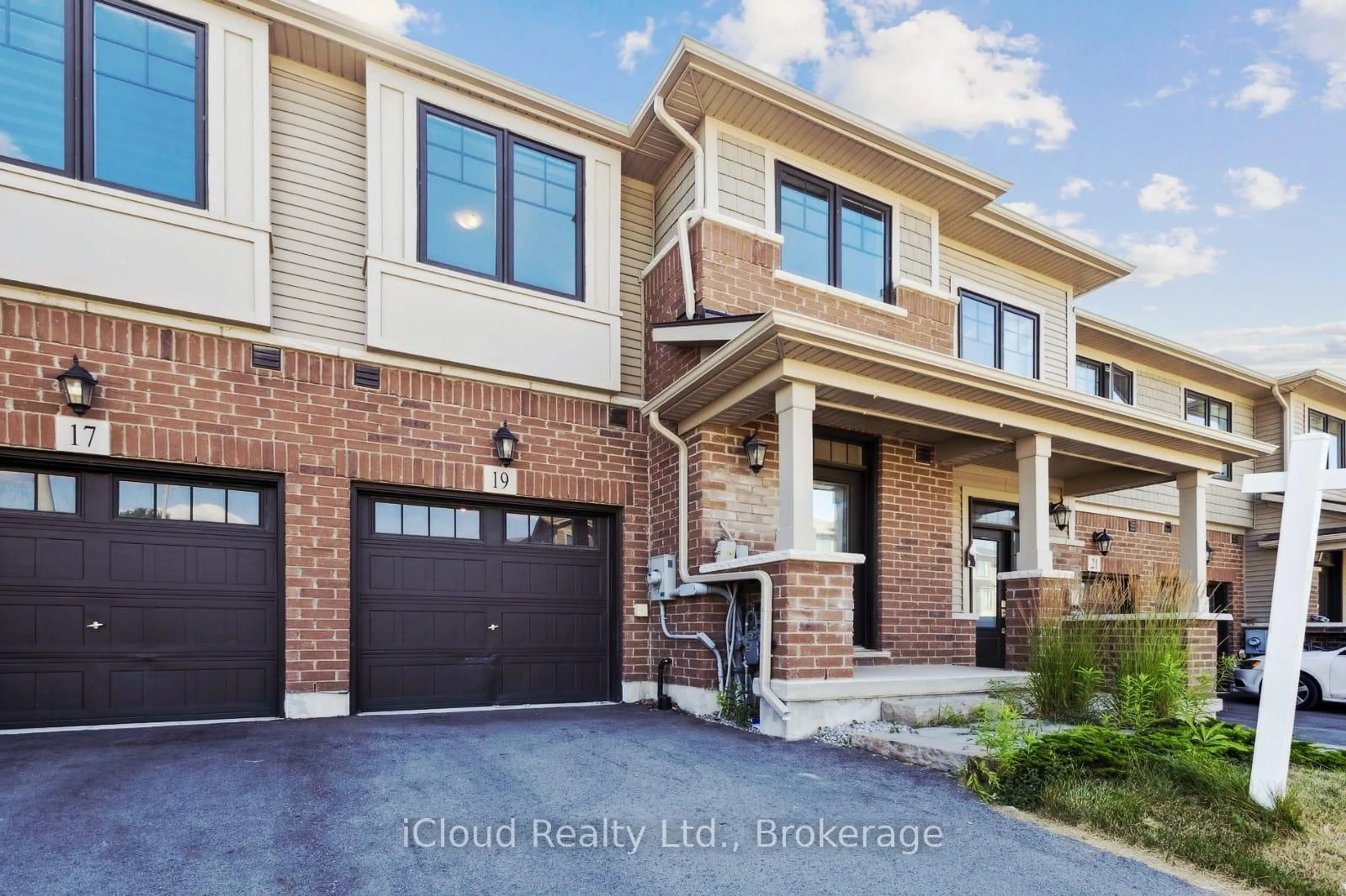 Home with brick exterior material, street for 19 Hollywood Crt, Cambridge Ontario N1R 8J8