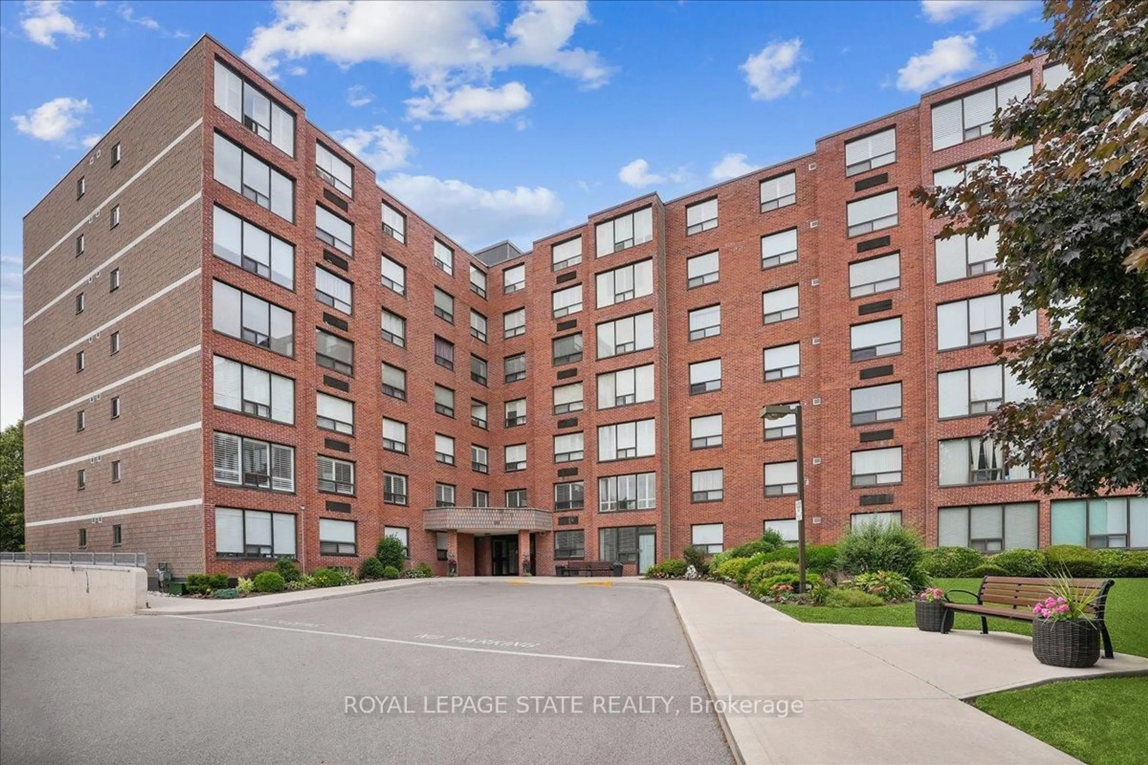 Patio, building for 99 Donn Ave #602, Hamilton Ontario L8G 5B2