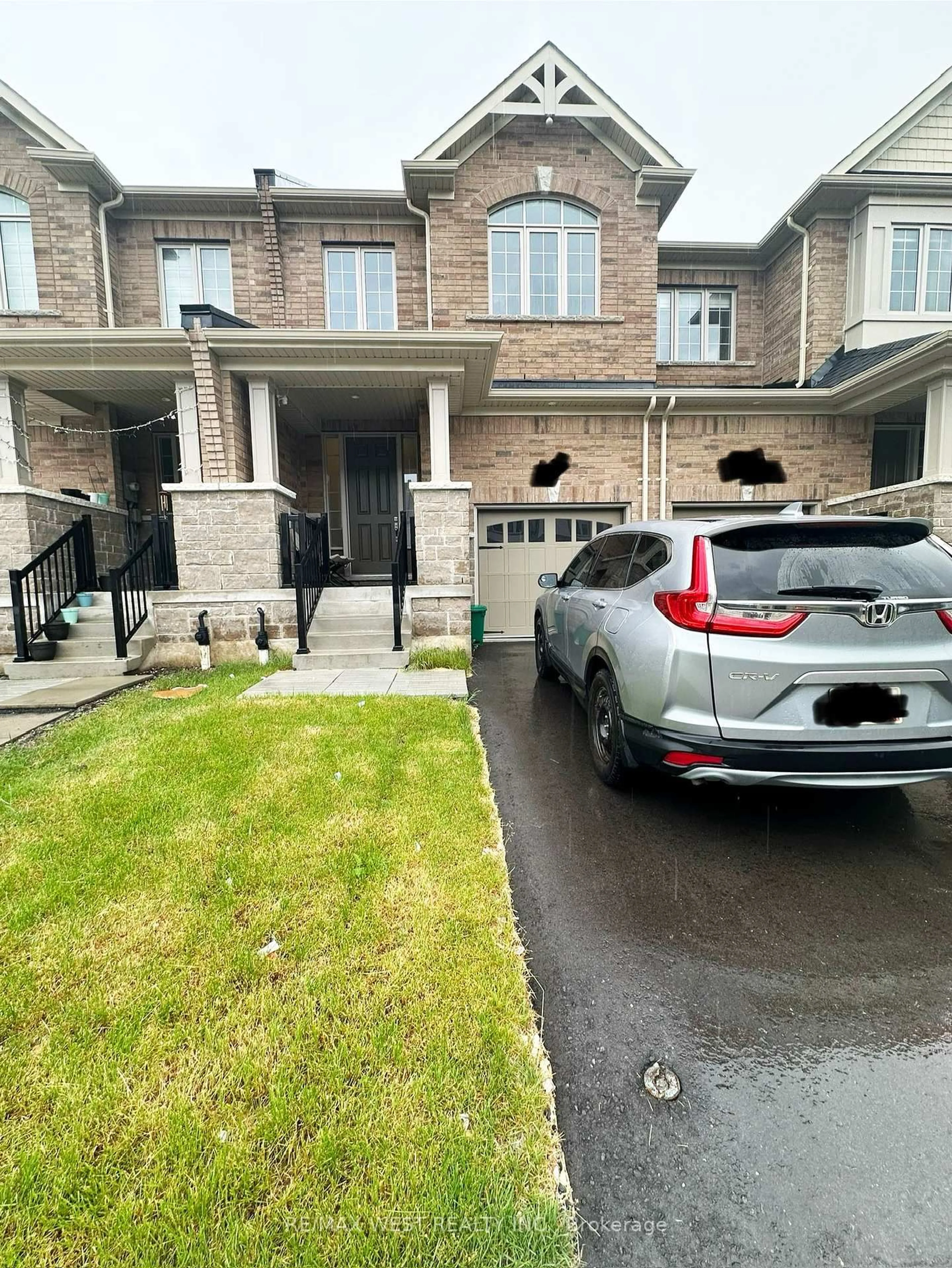 A pic from outside/outdoor area/front of a property/back of a property/a pic from drone, street for 192 broadacre Dr, Kitchener Ontario N0B 2E0