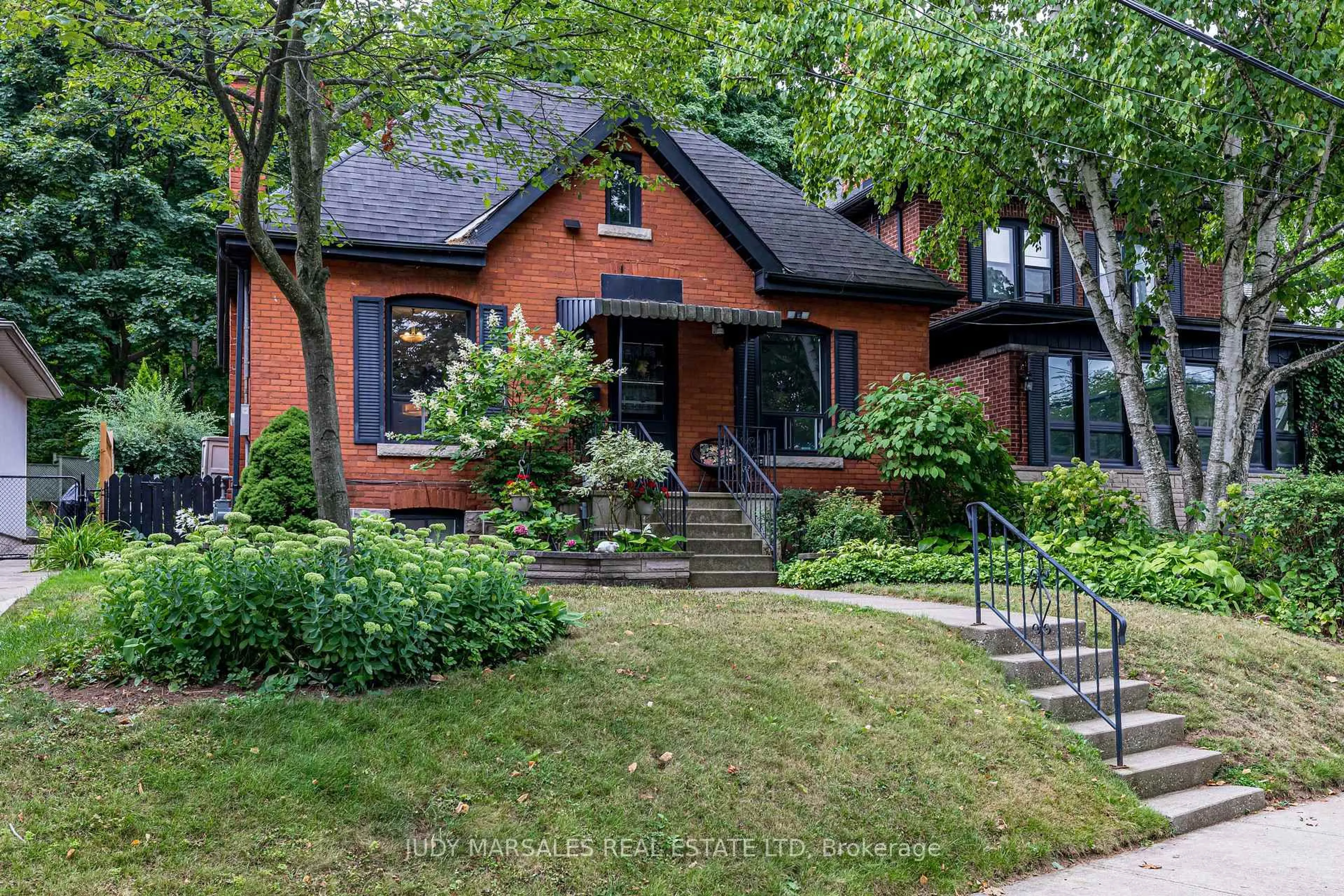 Home with brick exterior material, street for 245 Hillcrest Ave, Hamilton Ontario L8P 2X3