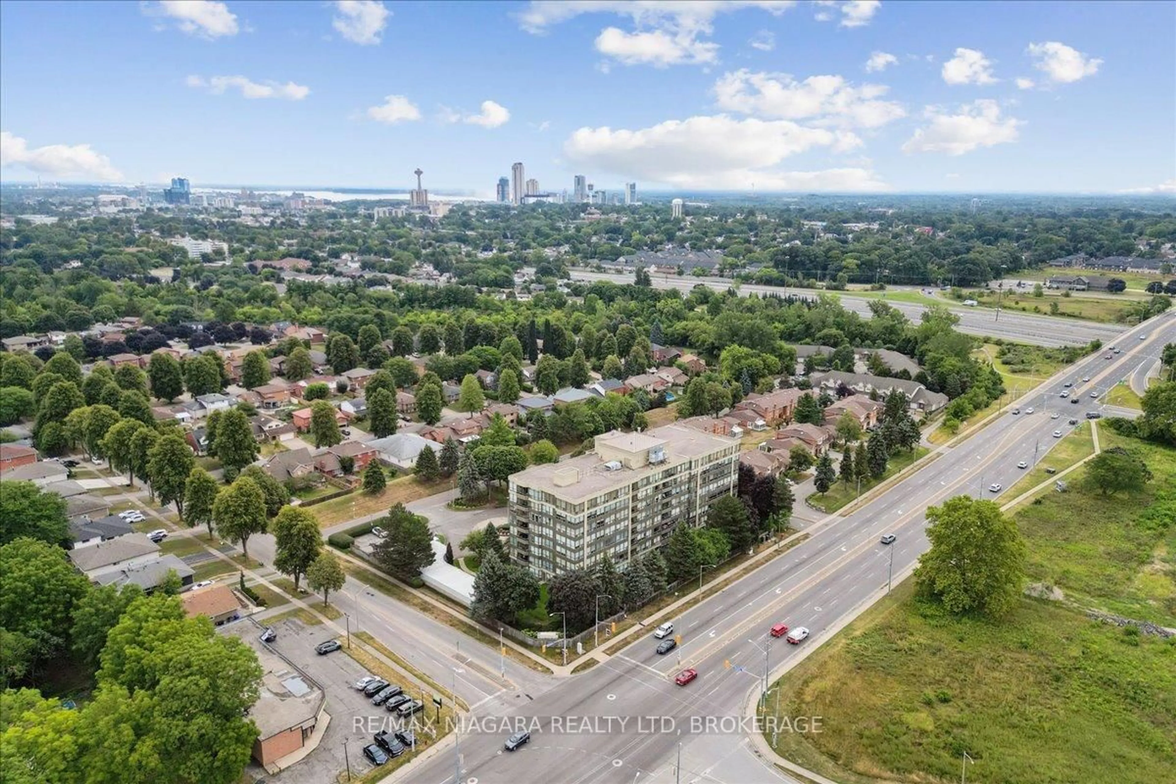 A pic from outside/outdoor area/front of a property/back of a property/a pic from drone, city buildings view from balcony for 5100 Dorchester Rd #608, Niagara Falls Ontario L2E 7H4