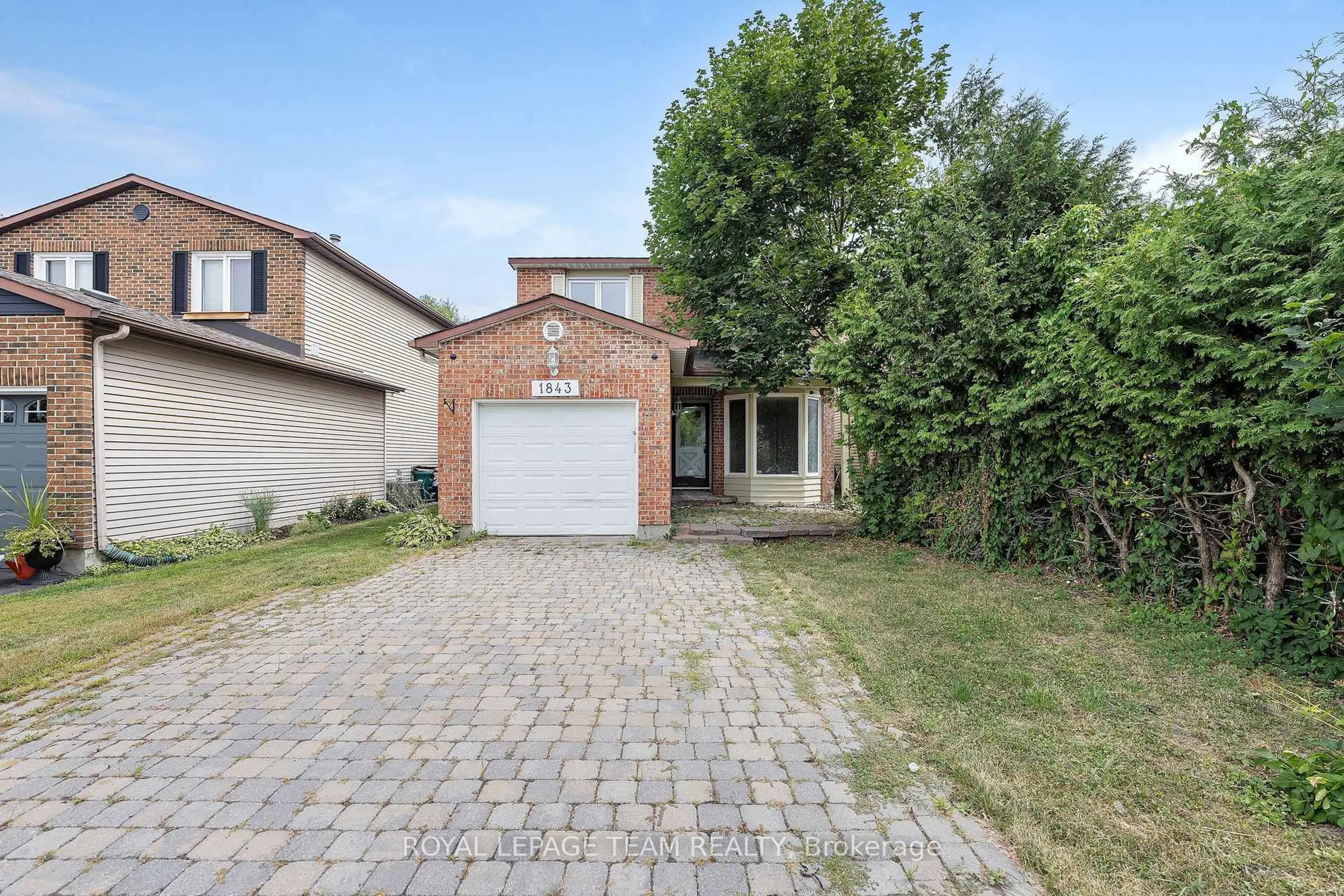 Home with brick exterior material, street for 1843 Brousseau Cres, Ottawa Ontario K1C 2Y5