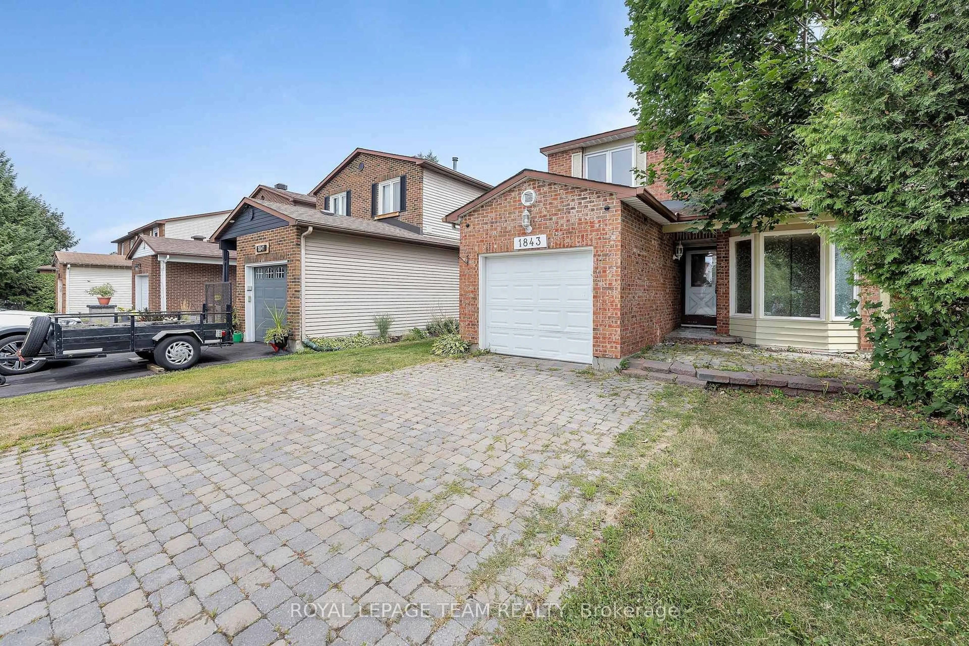 Home with brick exterior material, street for 1843 Brousseau Cres, Ottawa Ontario K1C 2Y5