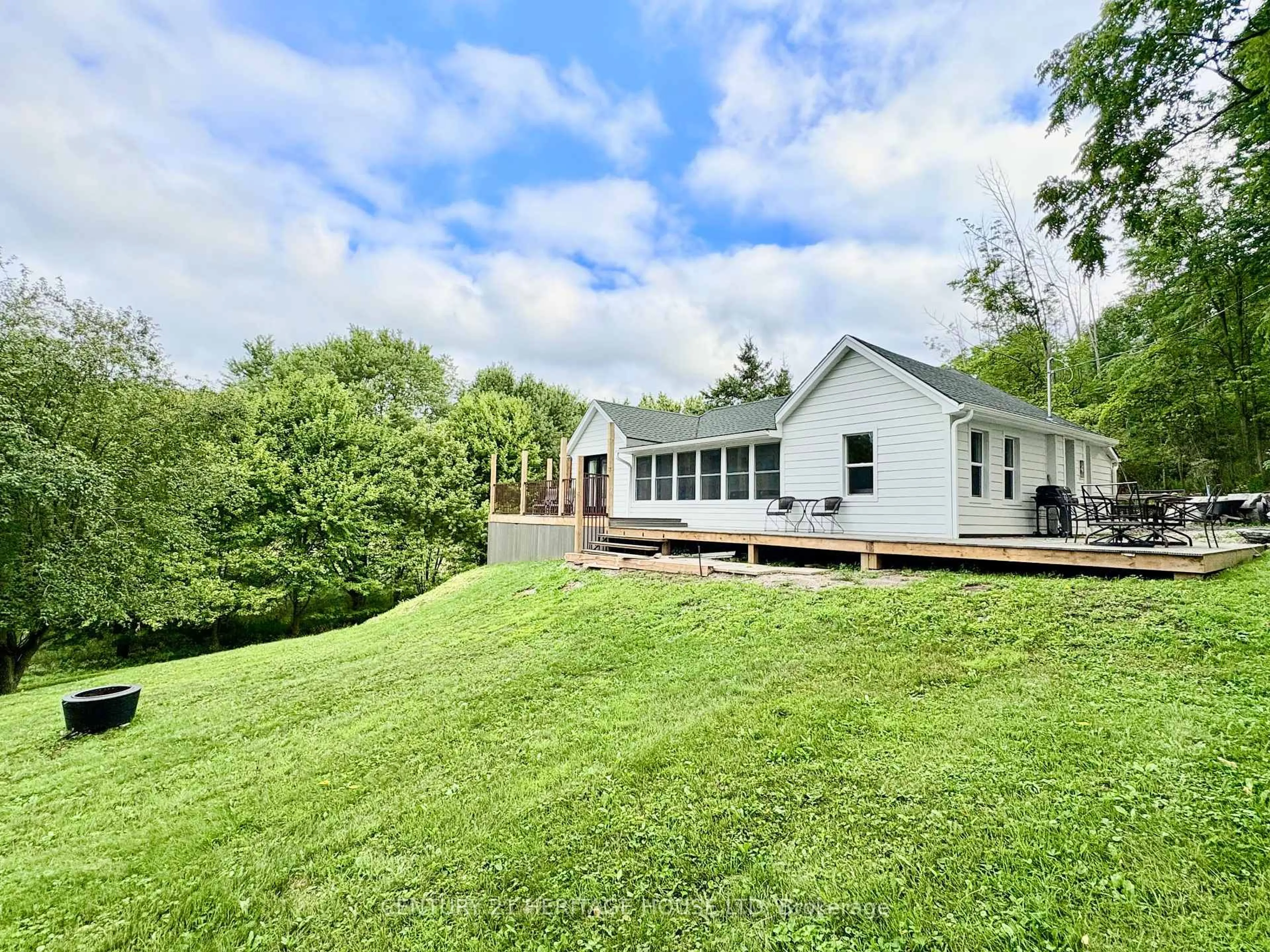 A pic from outside/outdoor area/front of a property/back of a property/a pic from drone, water/lake/river/ocean view for 3490 Waneeta Dr, Malahide Ontario N5H 2R2