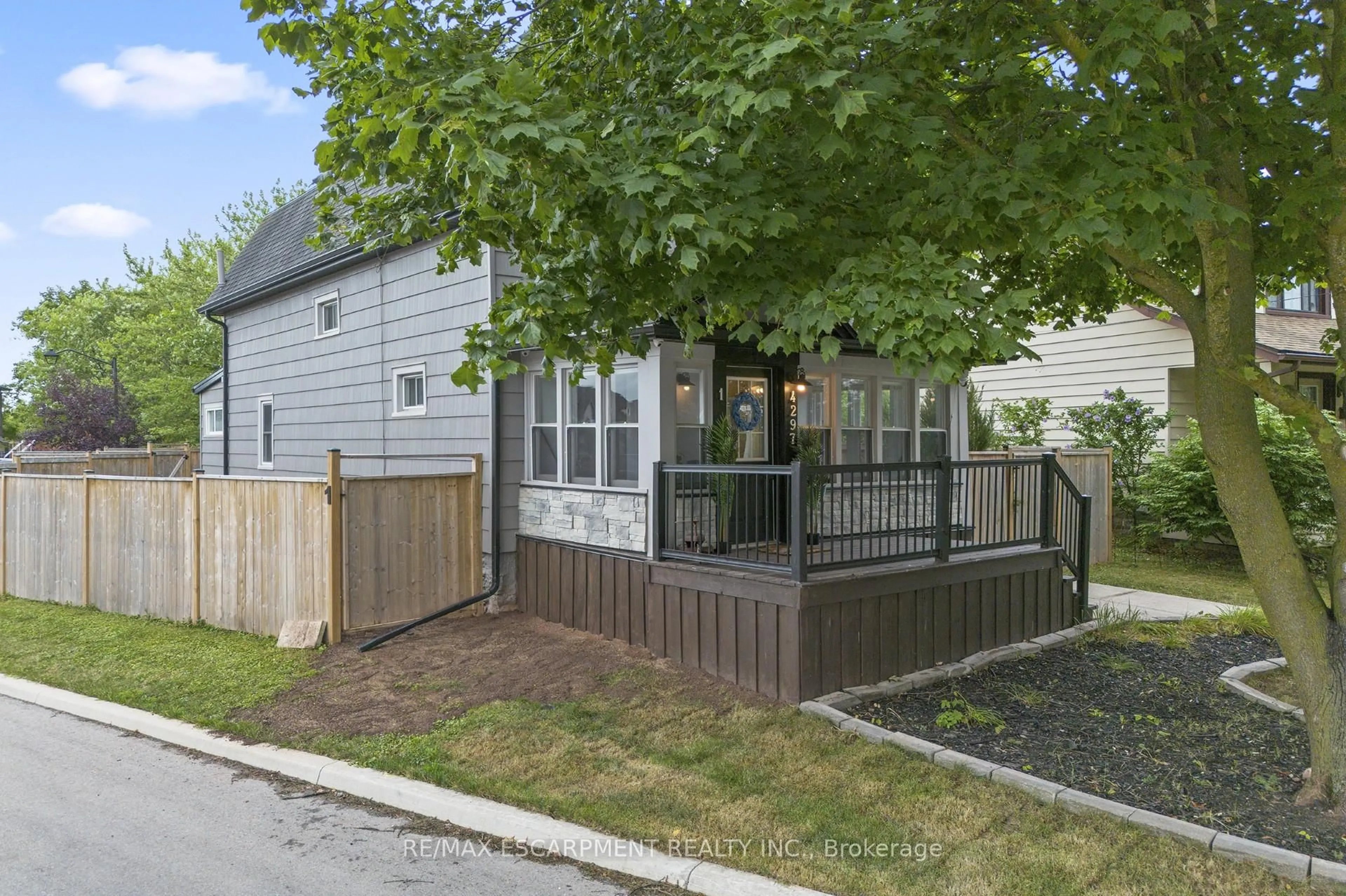 Unknown for 4297 East Ave #1, Lincoln Ontario L0R 1B6