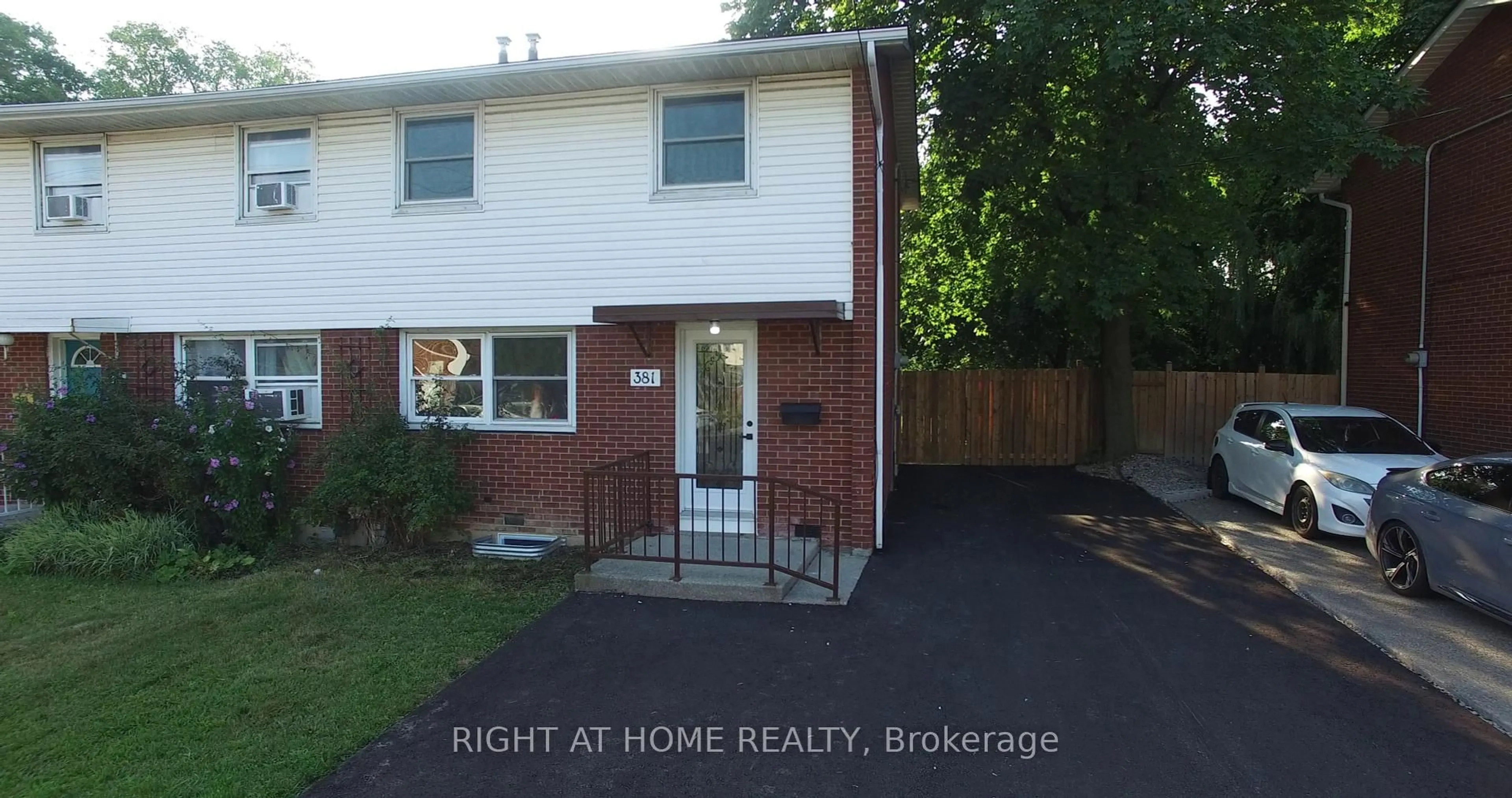 Unknown for 381 East 23rd St, Hamilton Ontario L8V 2X5