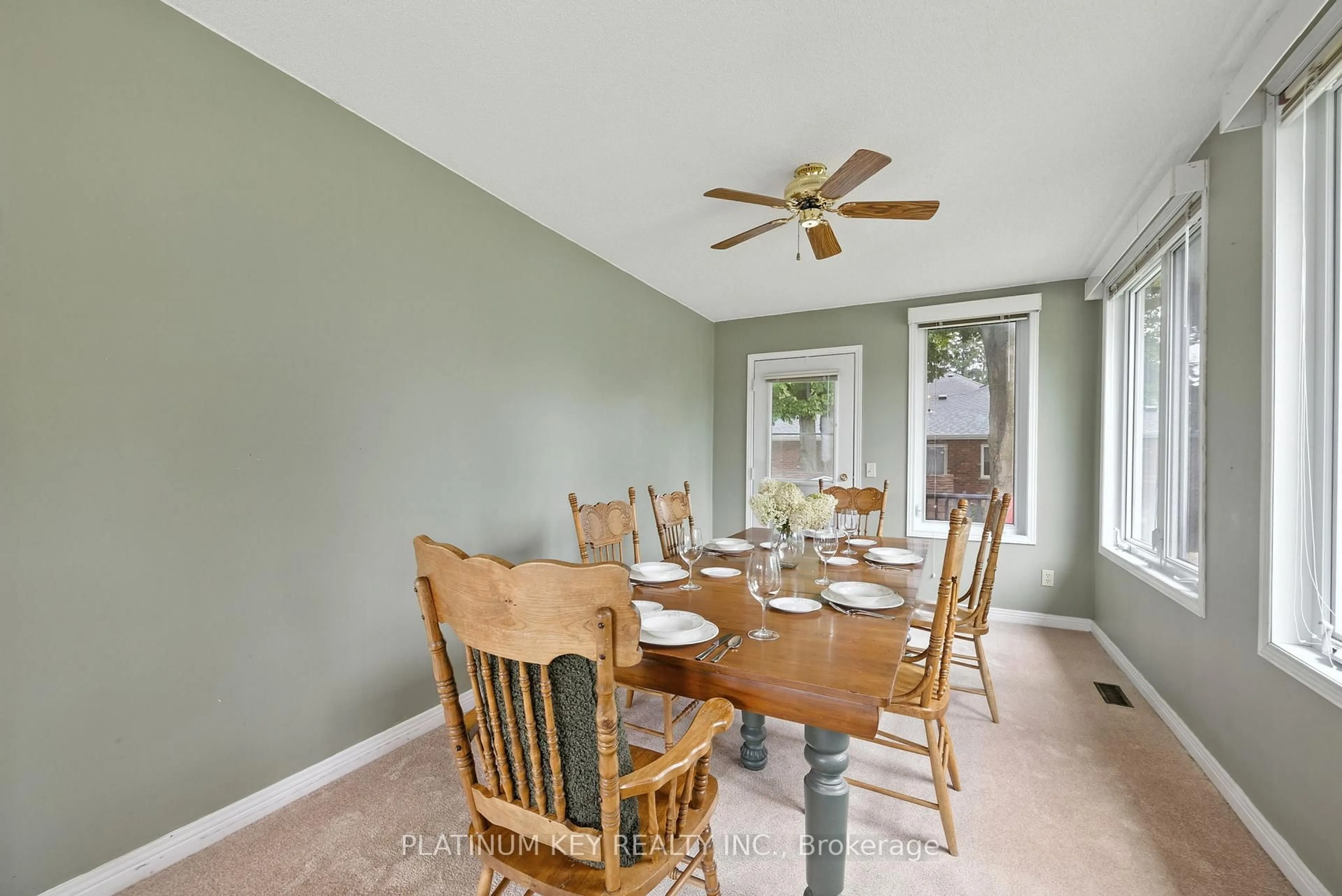 Dining room, unknown for 2331 Wellington St, Strathroy-Caradoc Ontario N0L 1W0