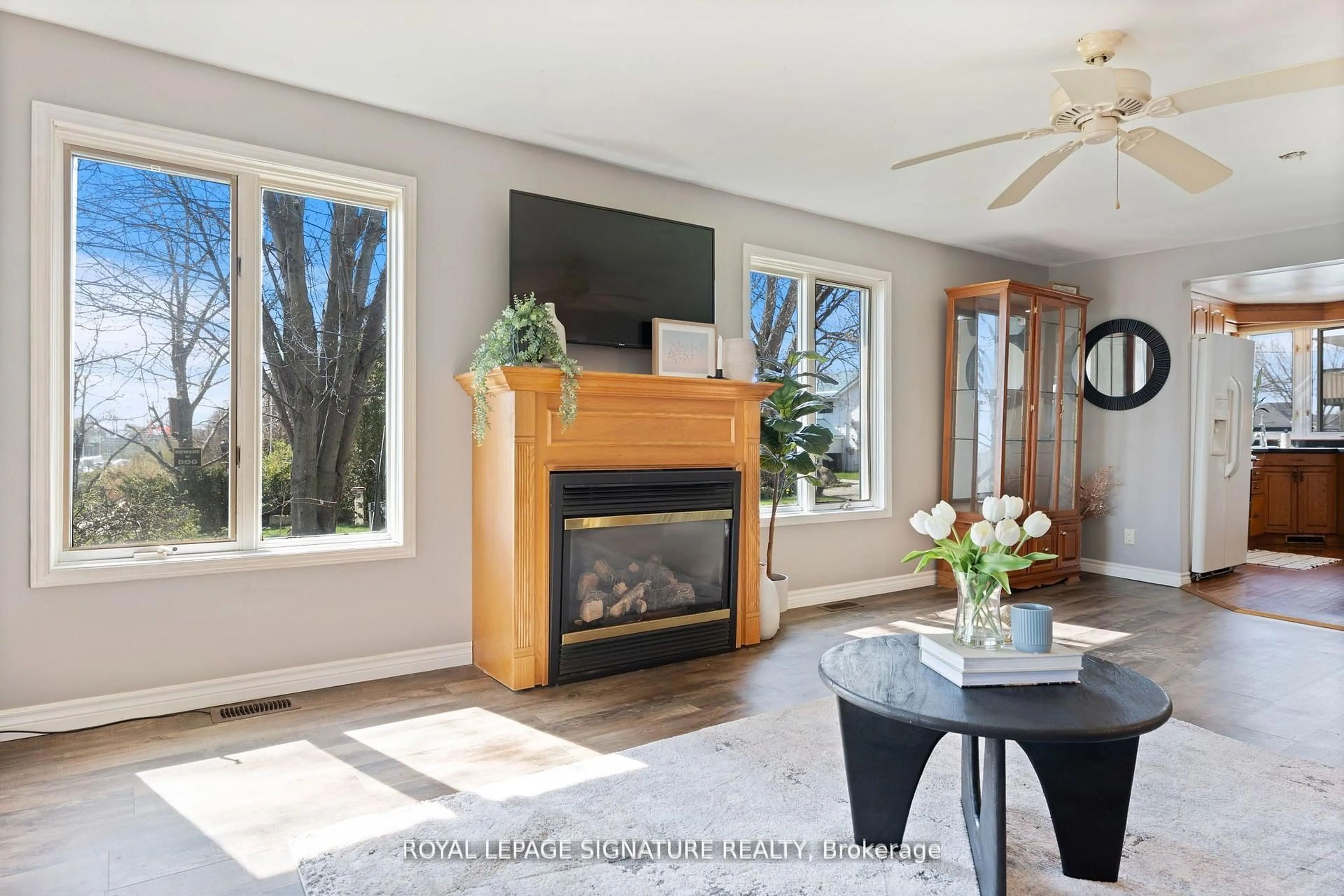 Living room with furniture, unknown for 2 Buena St, Norfolk Ontario N0A 1N7