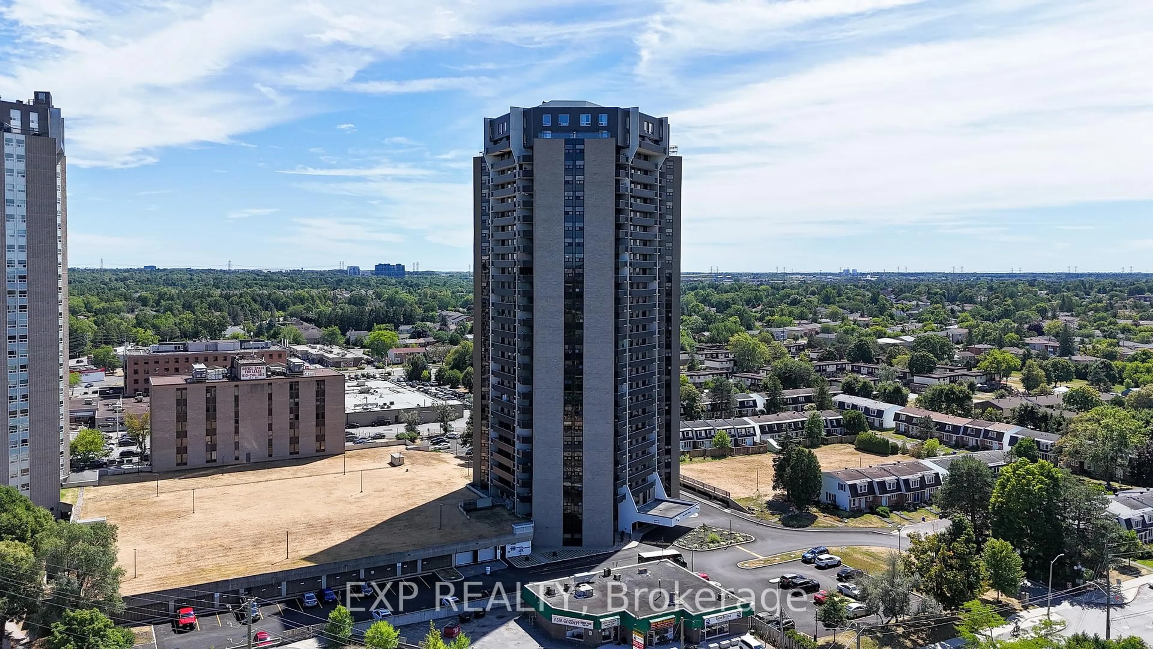 A pic from outside/outdoor area/front of a property/back of a property/a pic from drone, city buildings view from balcony for 900 Dynes #2107, Ottawa Ontario K2C 3L6
