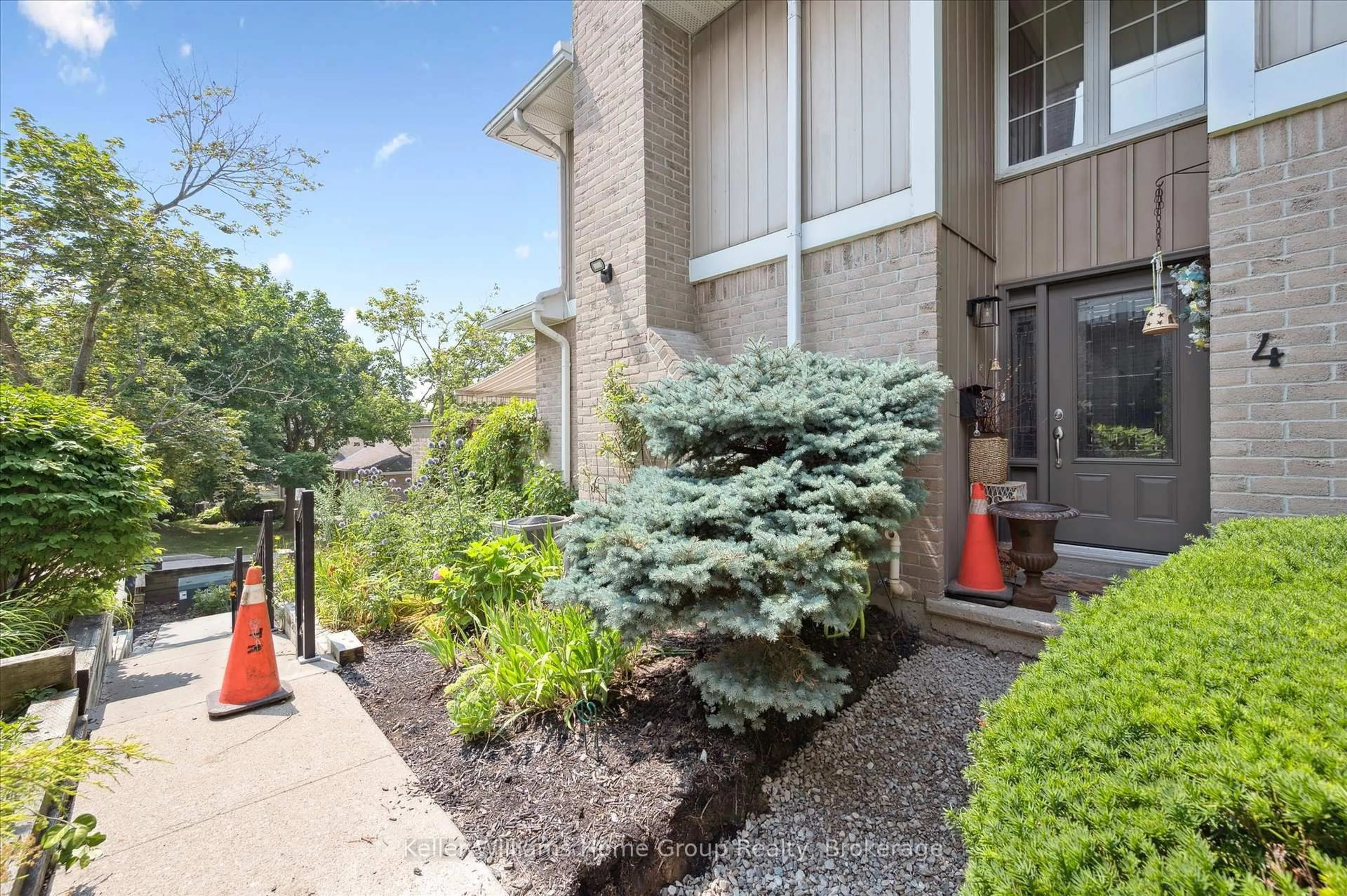 Unknown for 106 Woodlawn Rd #4, Guelph Ontario N1E 1B7