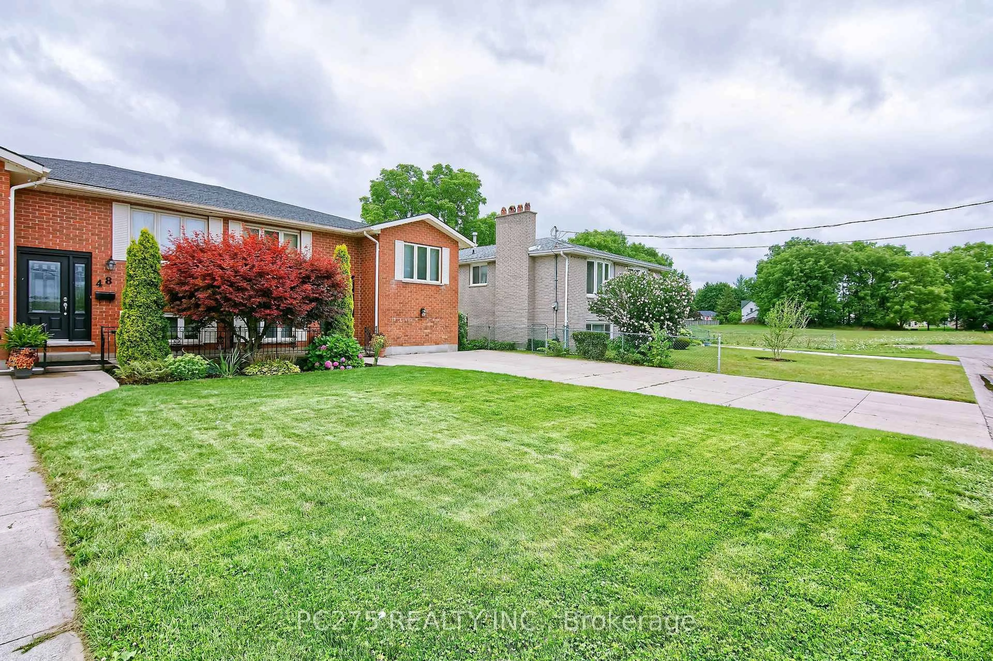 A pic from outside/outdoor area/front of a property/back of a property/a pic from drone, street for 50 Bella St, Strathroy-Caradoc Ontario N7G 1C4