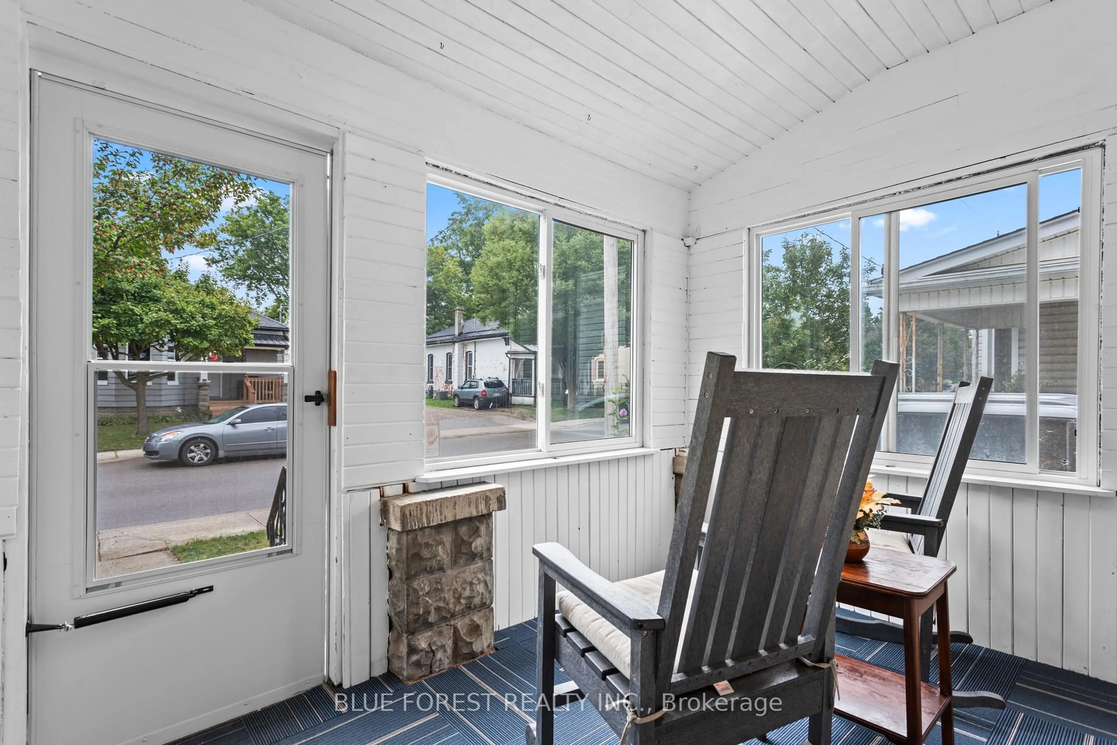 Patio, street for 94 Manitoba St, St. Thomas Ontario N5P 3A4