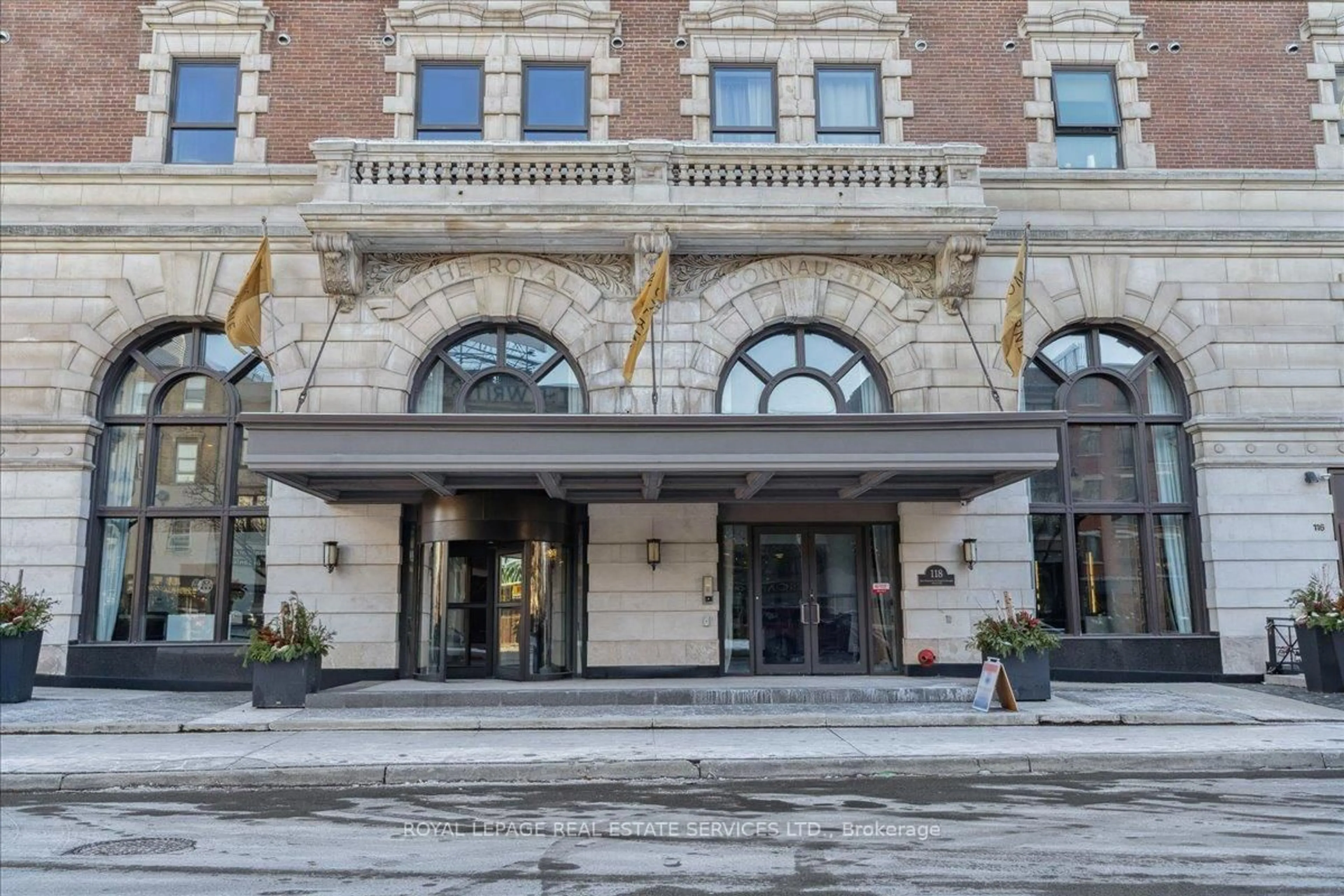 Lobby for 118 King St #920, Hamilton Ontario L8N 0A9