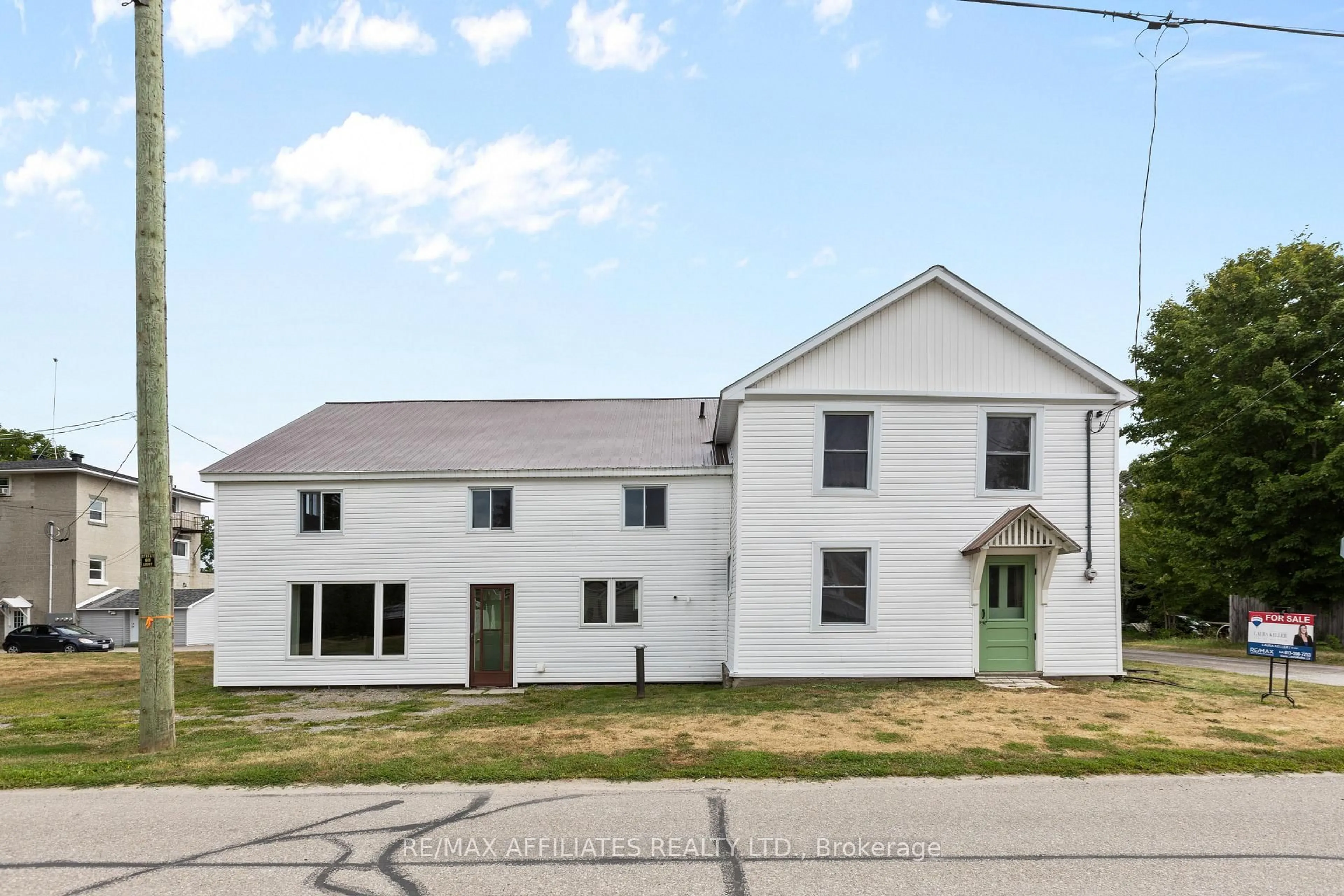 A pic from outside/outdoor area/front of a property/back of a property/a pic from drone, building for 79 Henry St, Merrickville-Wolford Ontario K0G 1G0