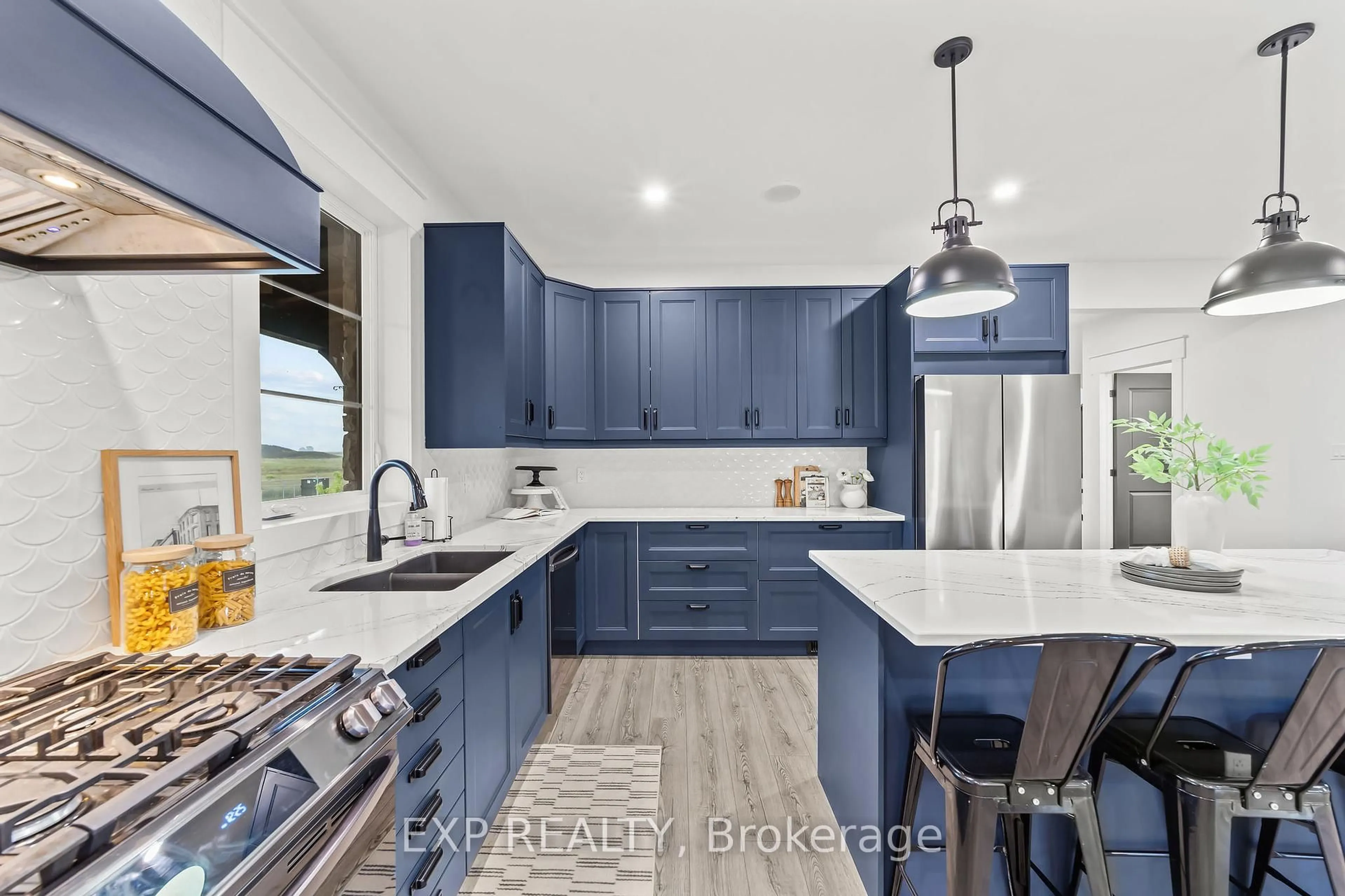 Open concept kitchen, ceramic/tile floor for 100 Field St, Lambton Shores Ontario N0N 1J0