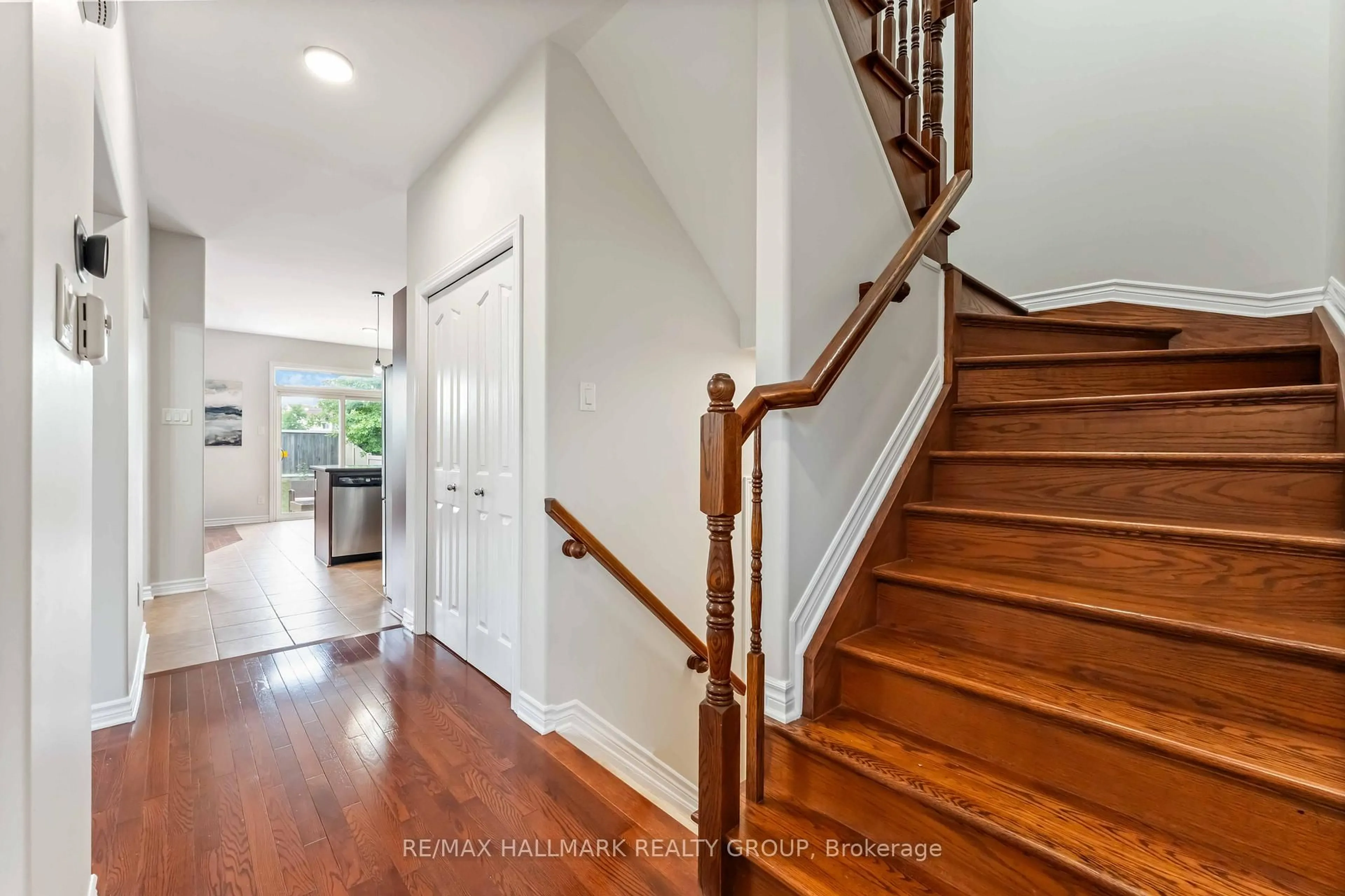 Indoor entryway for 656 Everlasting Cres, Ottawa Ontario K4A 0K3