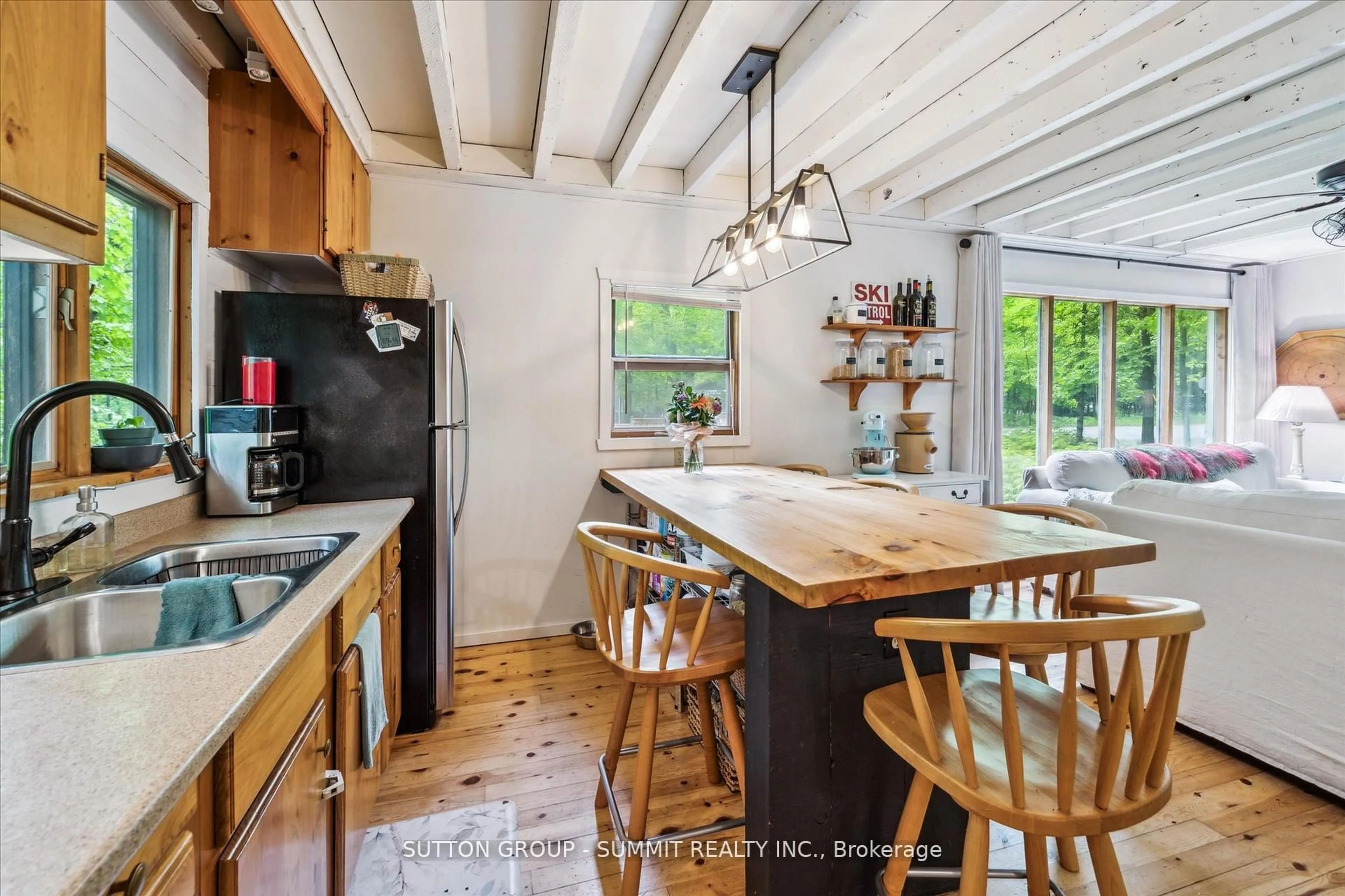 Rustic kitchen, unknown for 17 Sugarbush Lane, Huntsville Ontario P1H 2J3