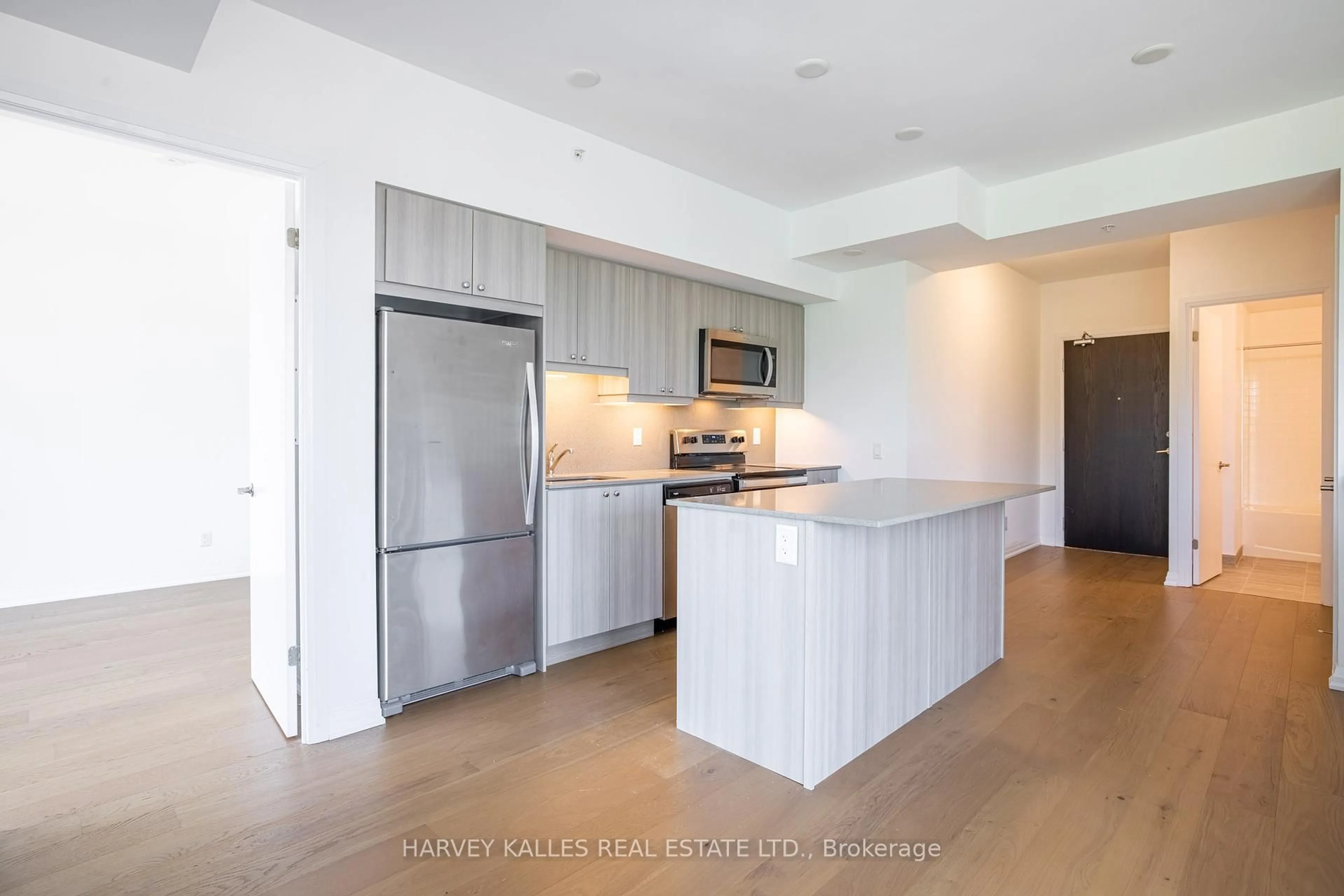 Open concept kitchen, unknown for 7711 Green Vista Gate #303, Niagara Falls Ontario L2G 0Y9