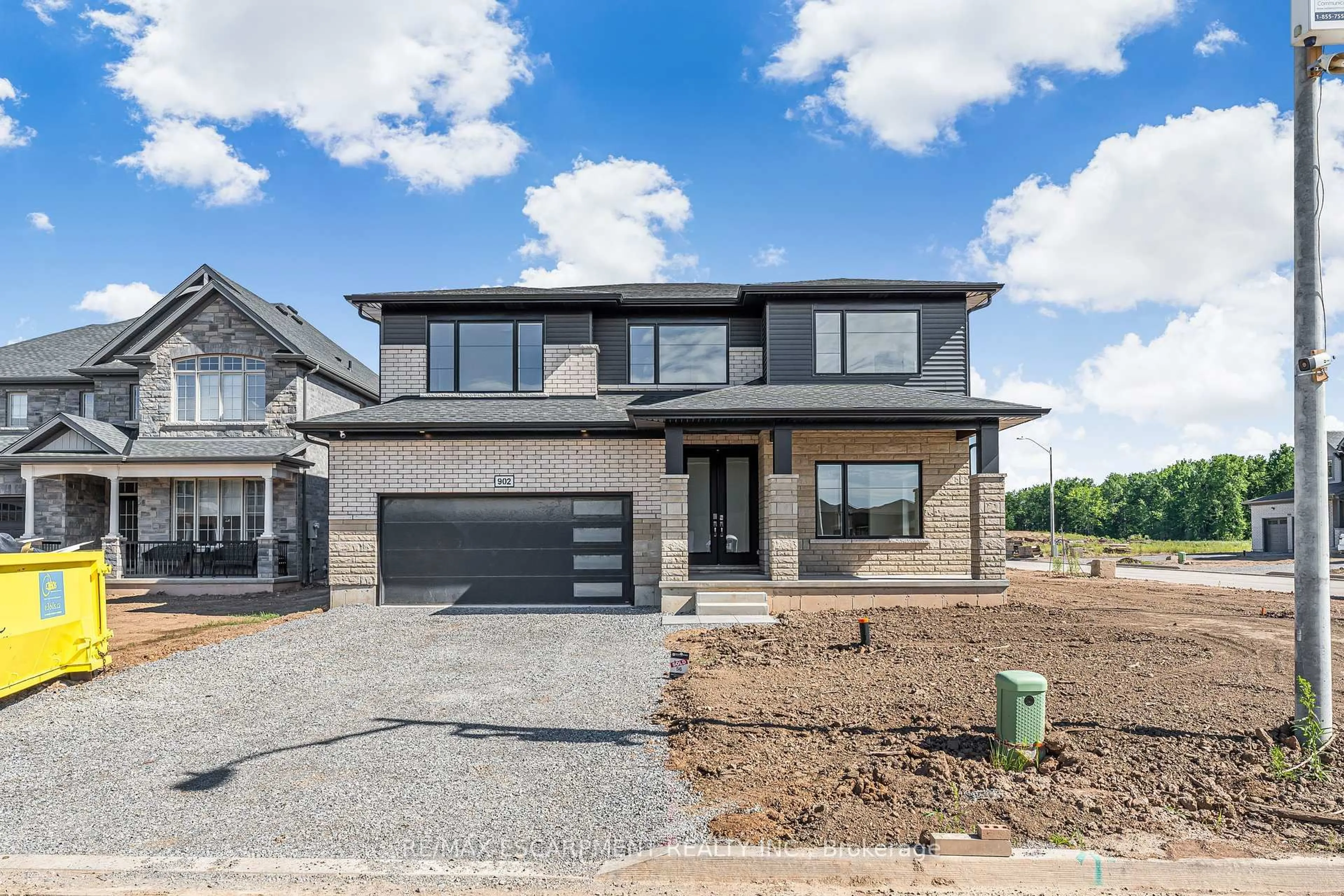 Home with brick exterior material, street for 902 RUTHERFORD St, Fort Erie Ontario L2A 0H3