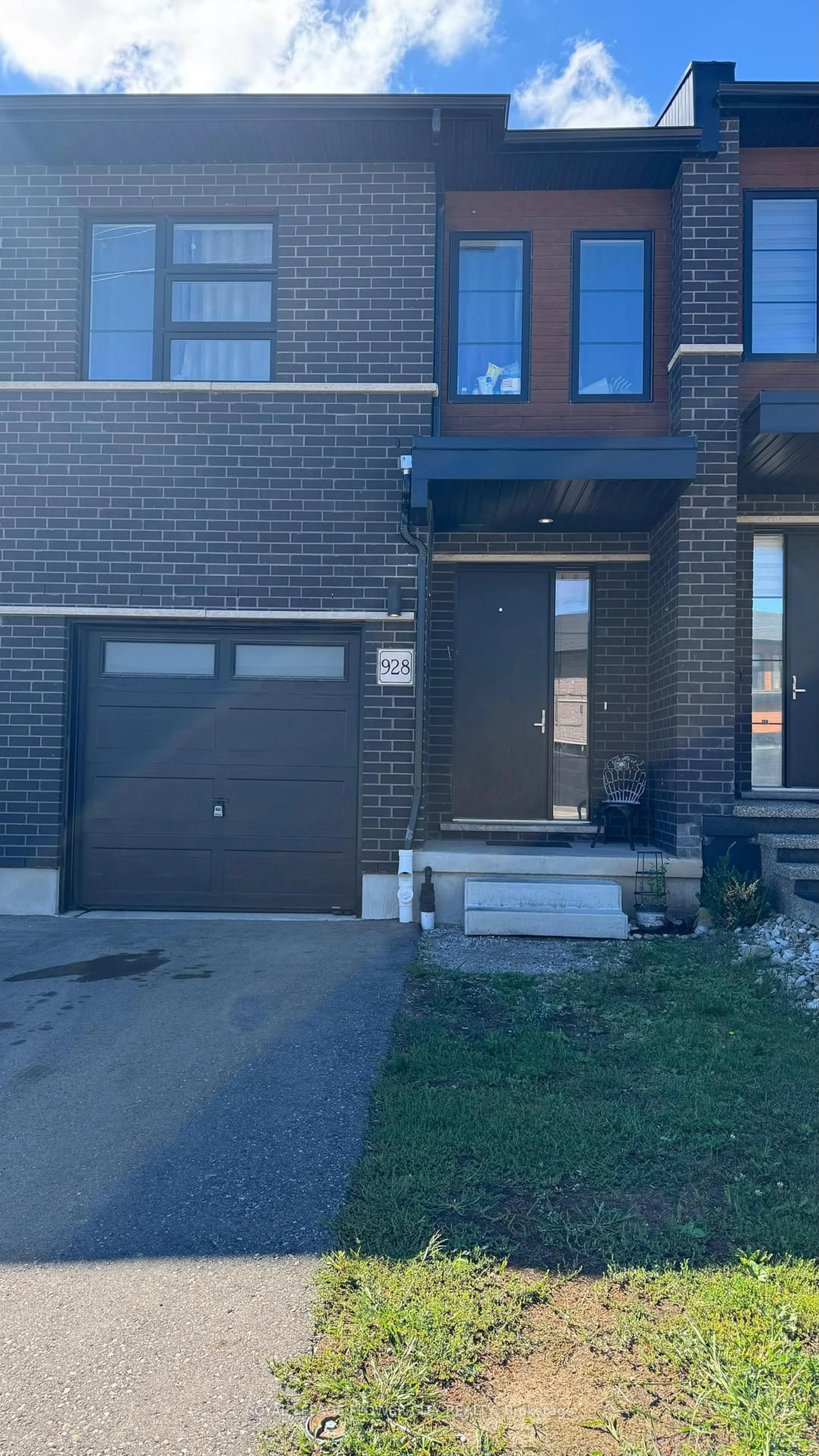 Home with brick exterior material, street for 928 Robert Ferrie Dr, Kitchener Ontario N2R 0P9