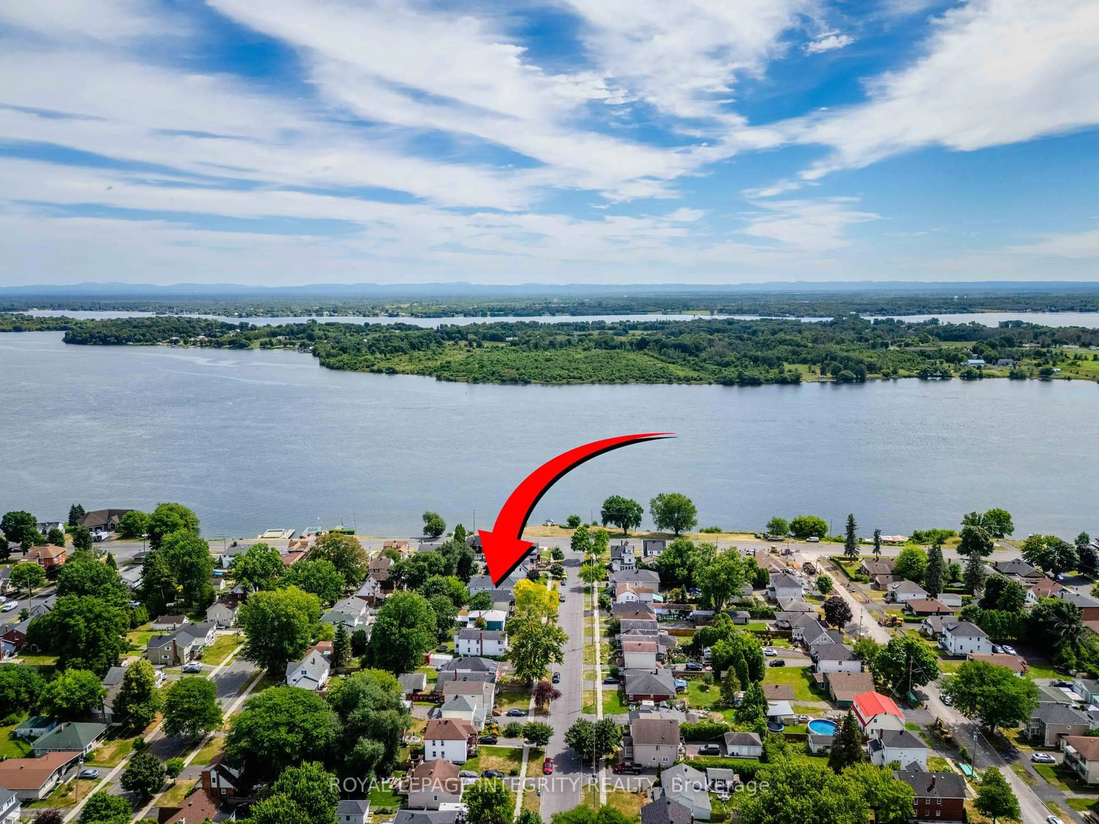 A pic from outside/outdoor area/front of a property/back of a property/a pic from drone, water/lake/river/ocean view for 12 Leonia St #12-14, Cornwall Ontario K6H 5L6