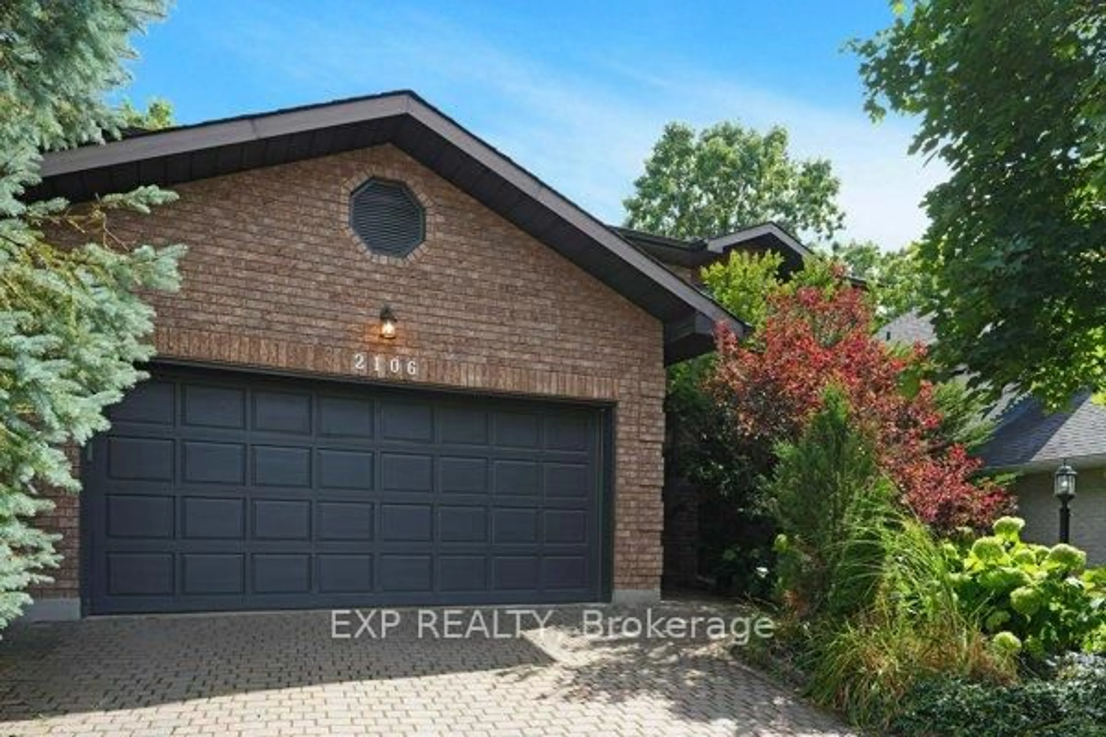 Home with brick exterior material, street for 2106 Lamira St, Ottawa Ontario K1H 8N9
