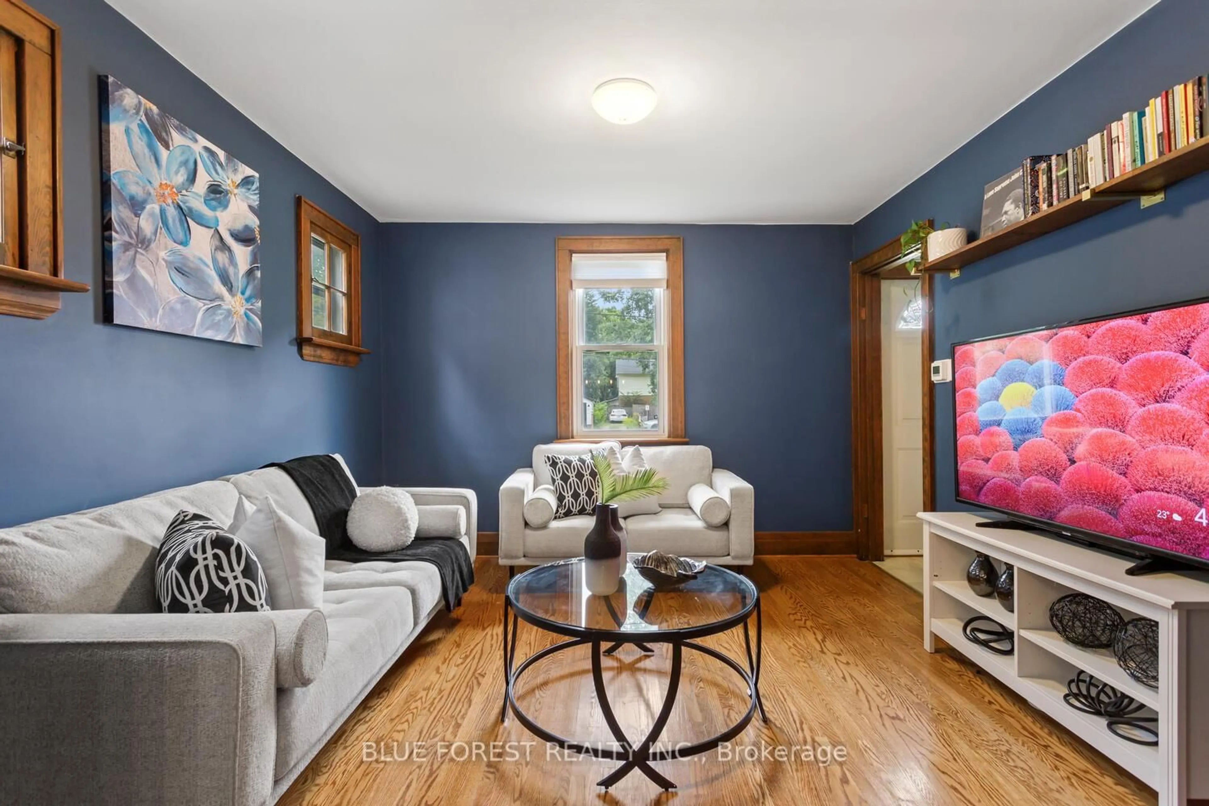 Living room with furniture, unknown for 7 Balmoral Ave, London East Ontario N5Y 2K9