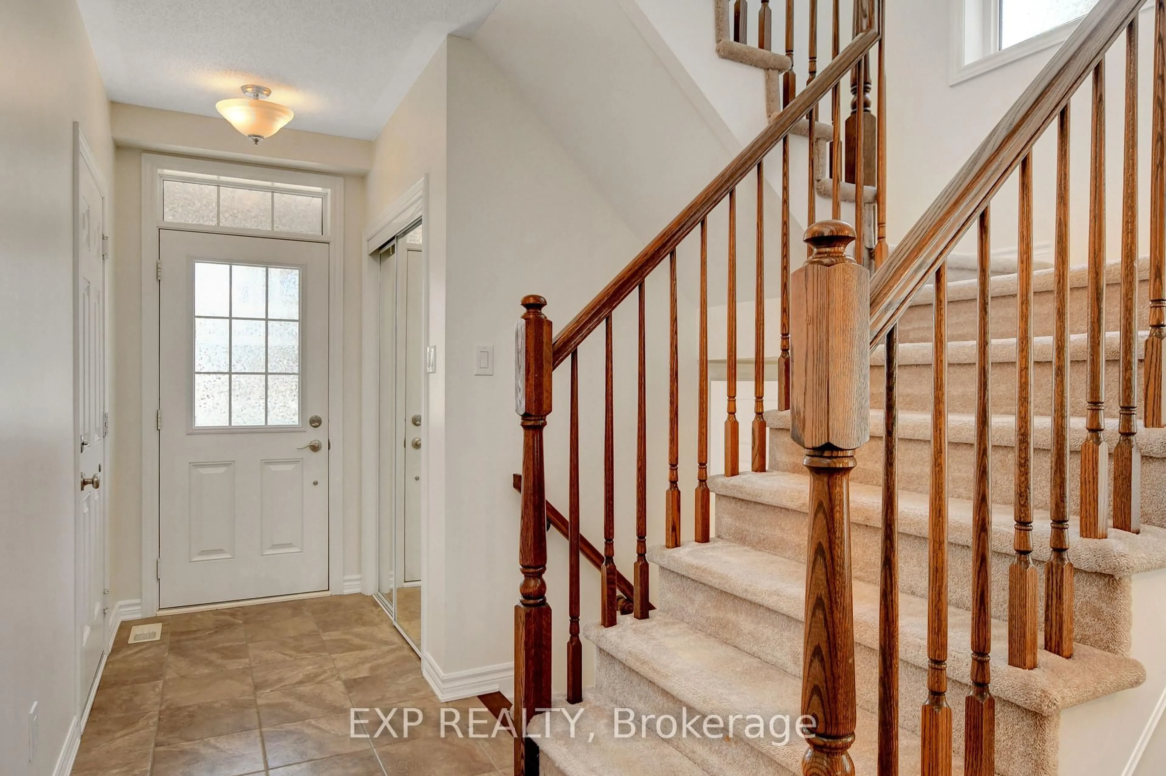 Indoor entryway for 731 Maloja Way, Ottawa Ontario K2S 0N6