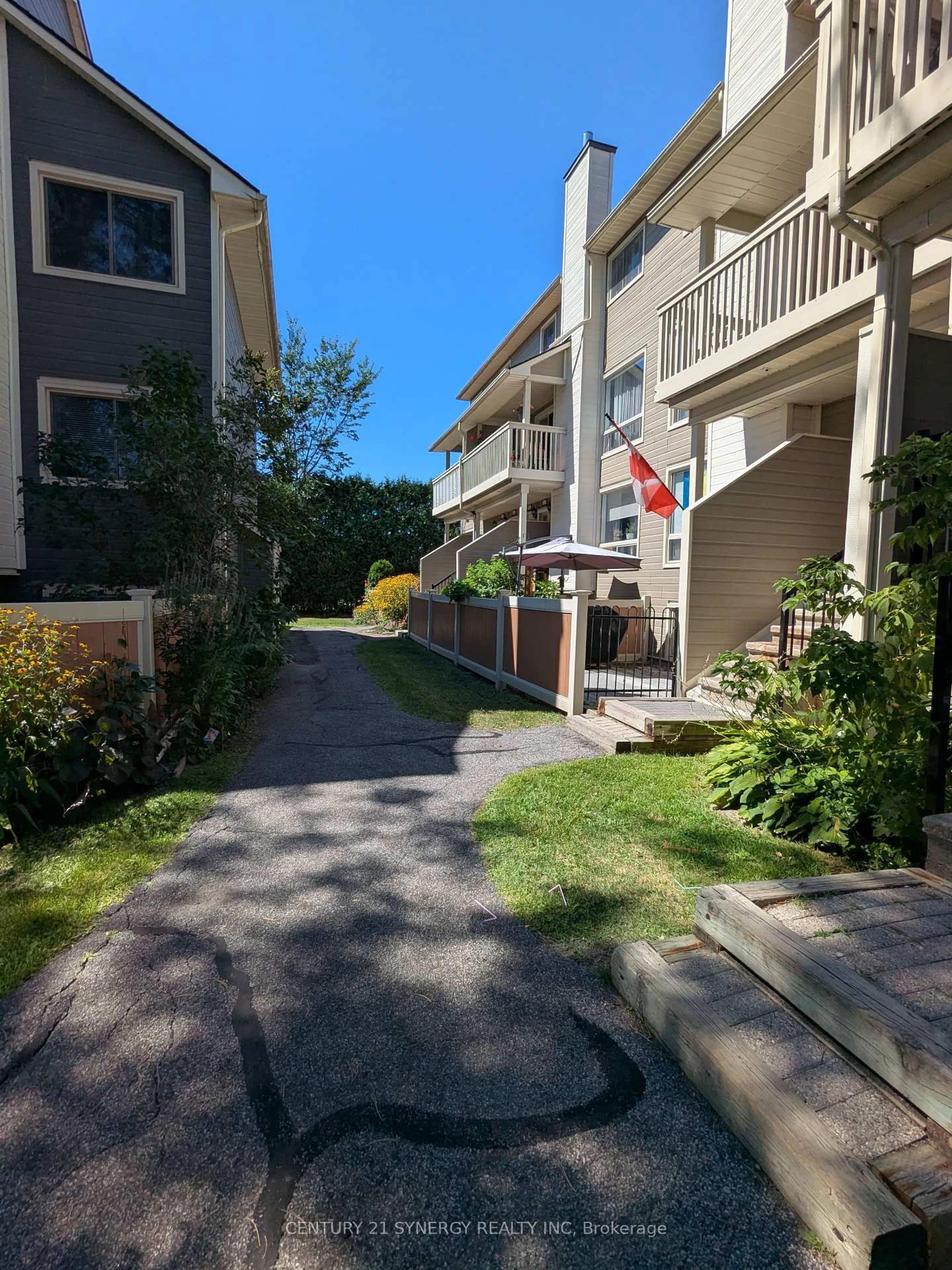 A pic from outside/outdoor area/front of a property/back of a property/a pic from drone, street for 762 St. Andre Dr #5B, Ottawa Ontario K1C 4S7