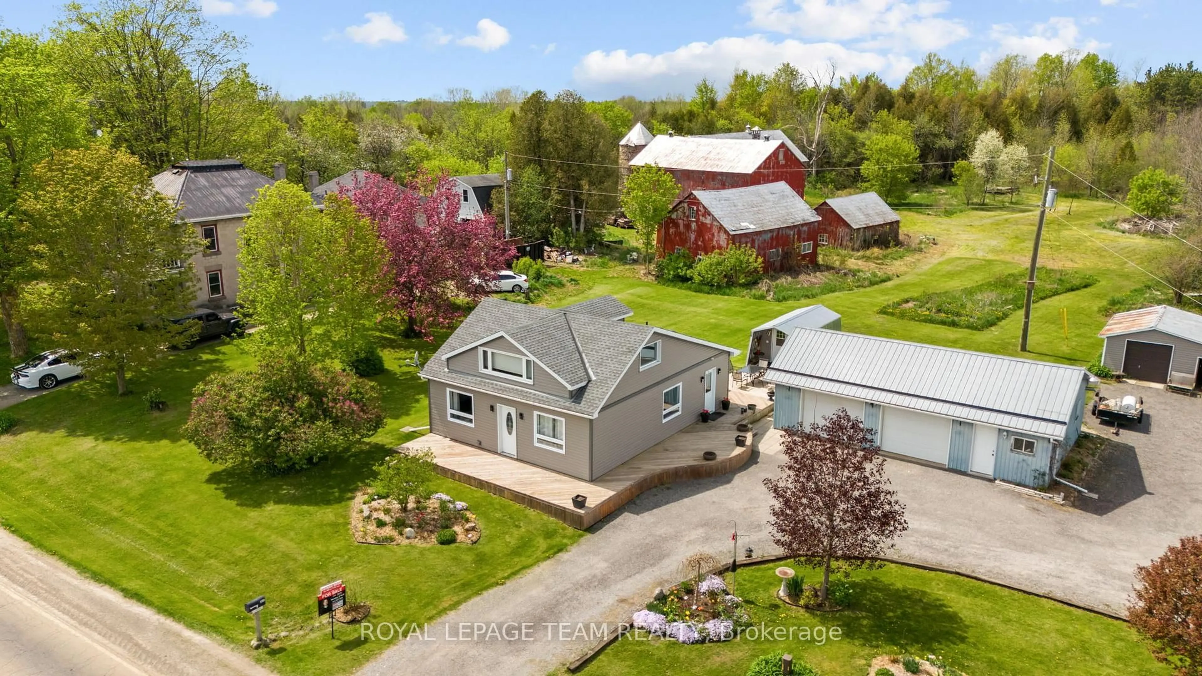 A pic from outside/outdoor area/front of a property/back of a property/a pic from drone, unknown for 3410 County 21 Rd, Edwardsburgh/Cardinal Ontario K0E 1X0