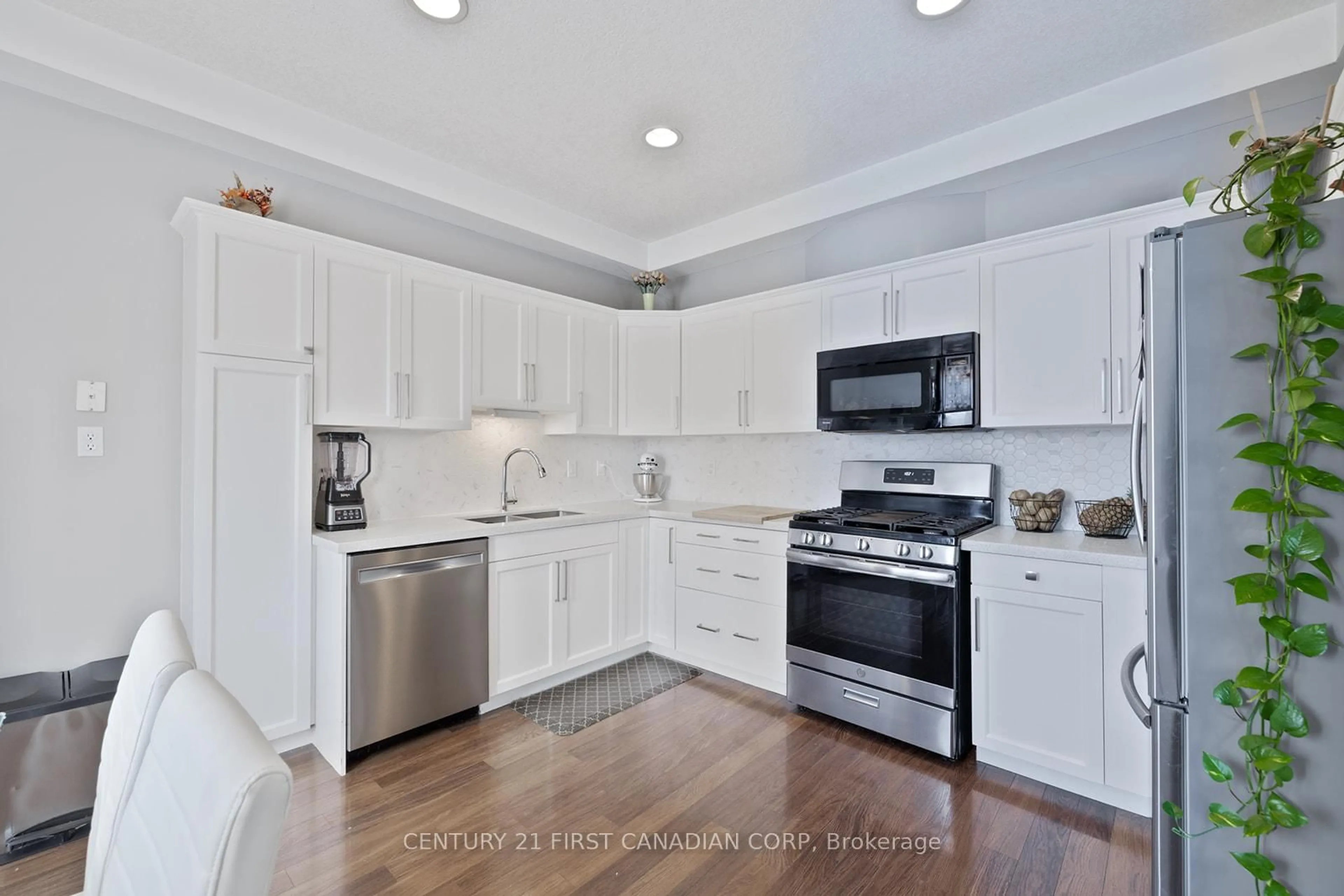 Open concept kitchen, ceramic/tile floor for 1185 Smithson Crt, London North Ontario N5X 4P1