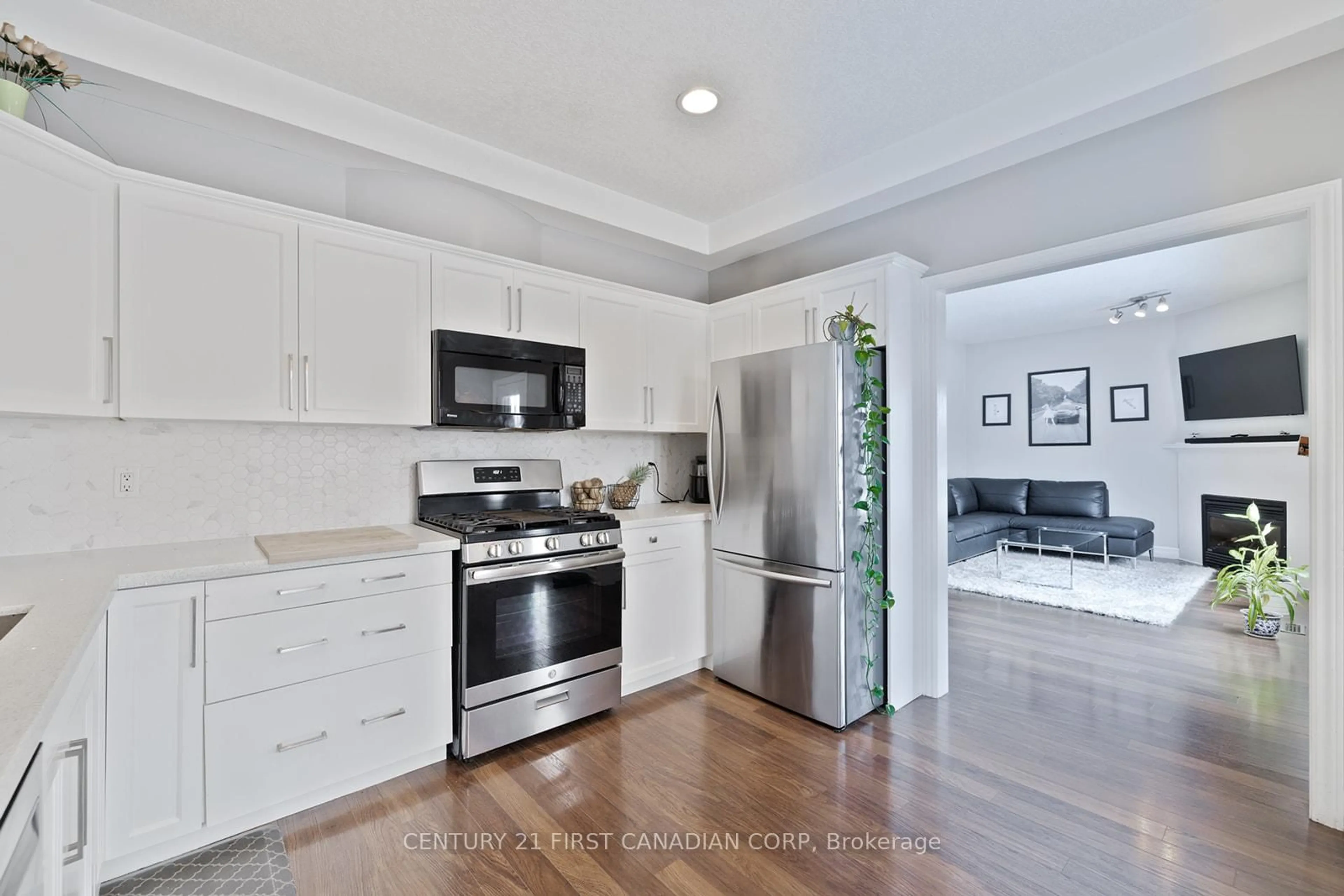 Open concept kitchen, unknown for 1185 Smithson Crt, London North Ontario N5X 4P1