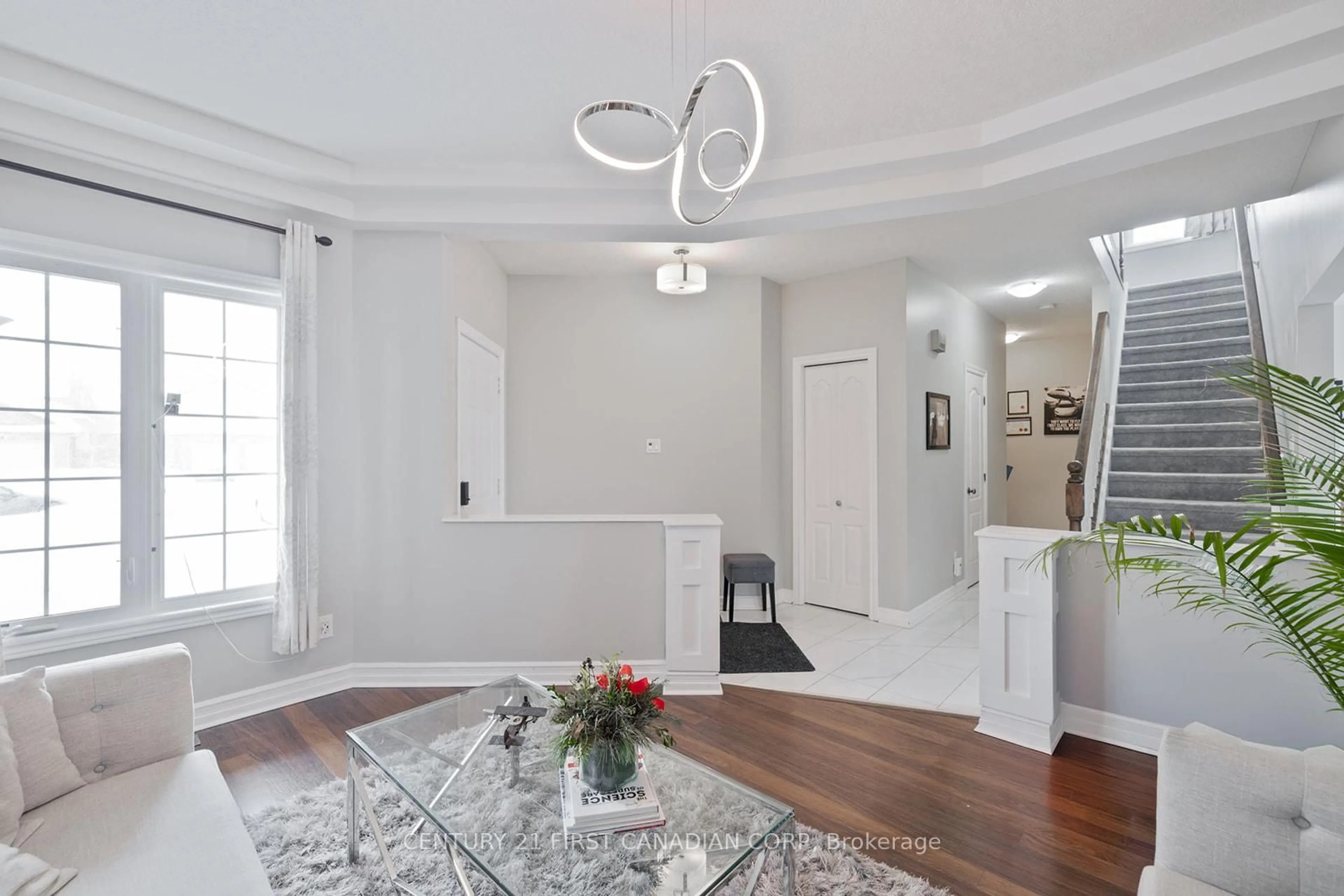 Indoor entryway for 1185 Smithson Crt, London North Ontario N5X 4P1