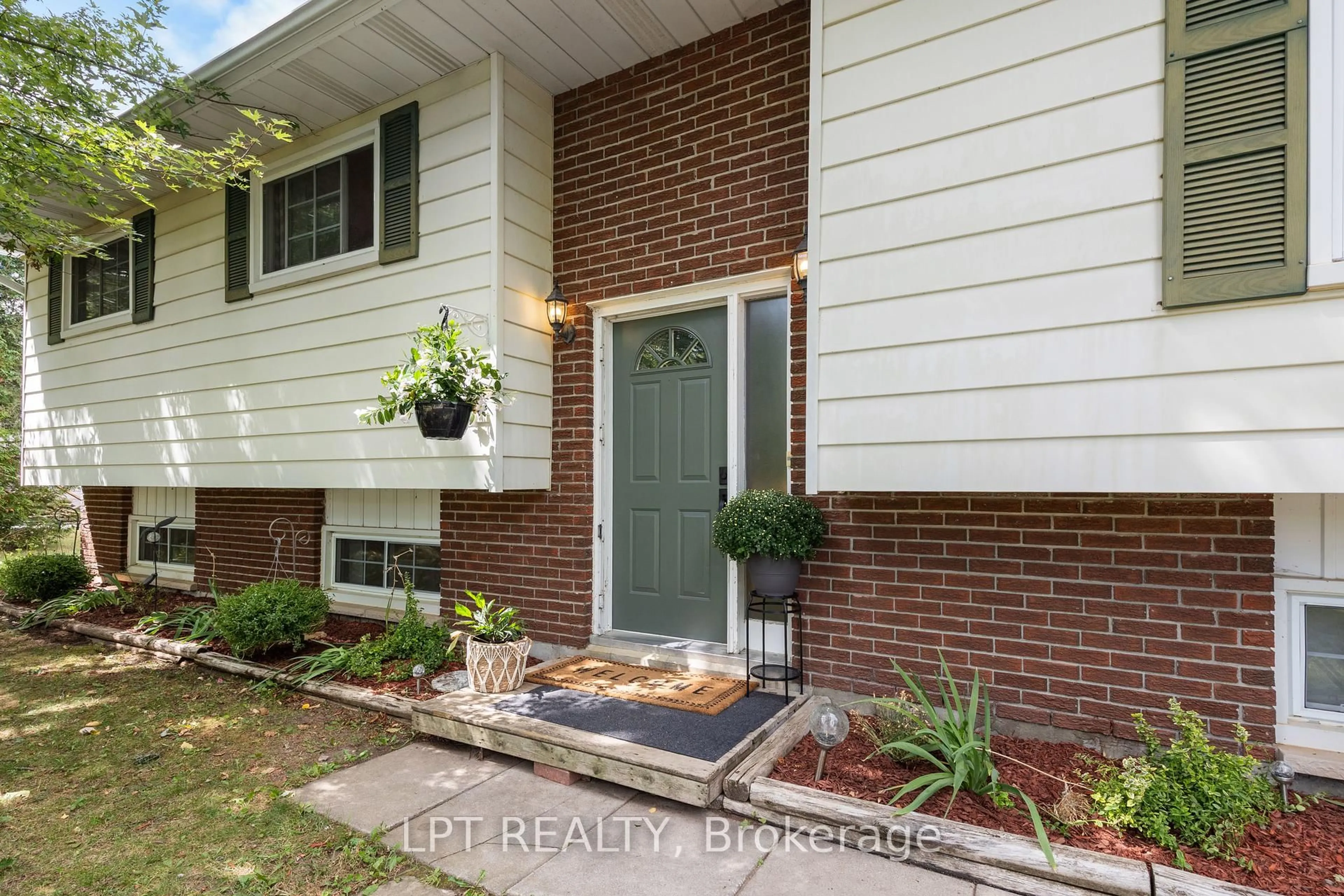 Home with brick exterior material, street for 656 Kitley 3 Line, Elizabethtown-Kitley Ontario K0G 1G0