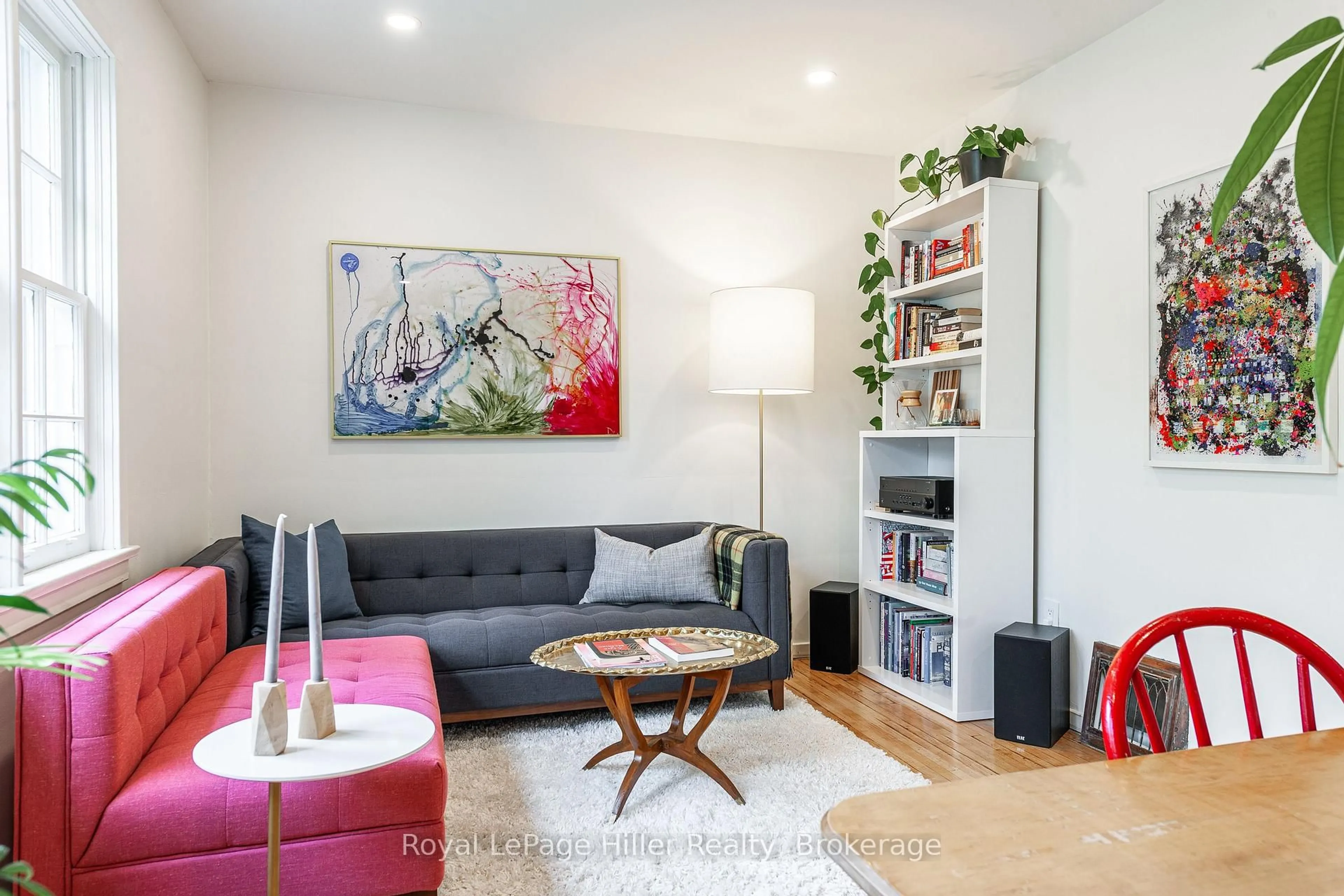 Living room with furniture, wood/laminate floor for 35 Rankin St, Stratford Ontario N5A 6H8