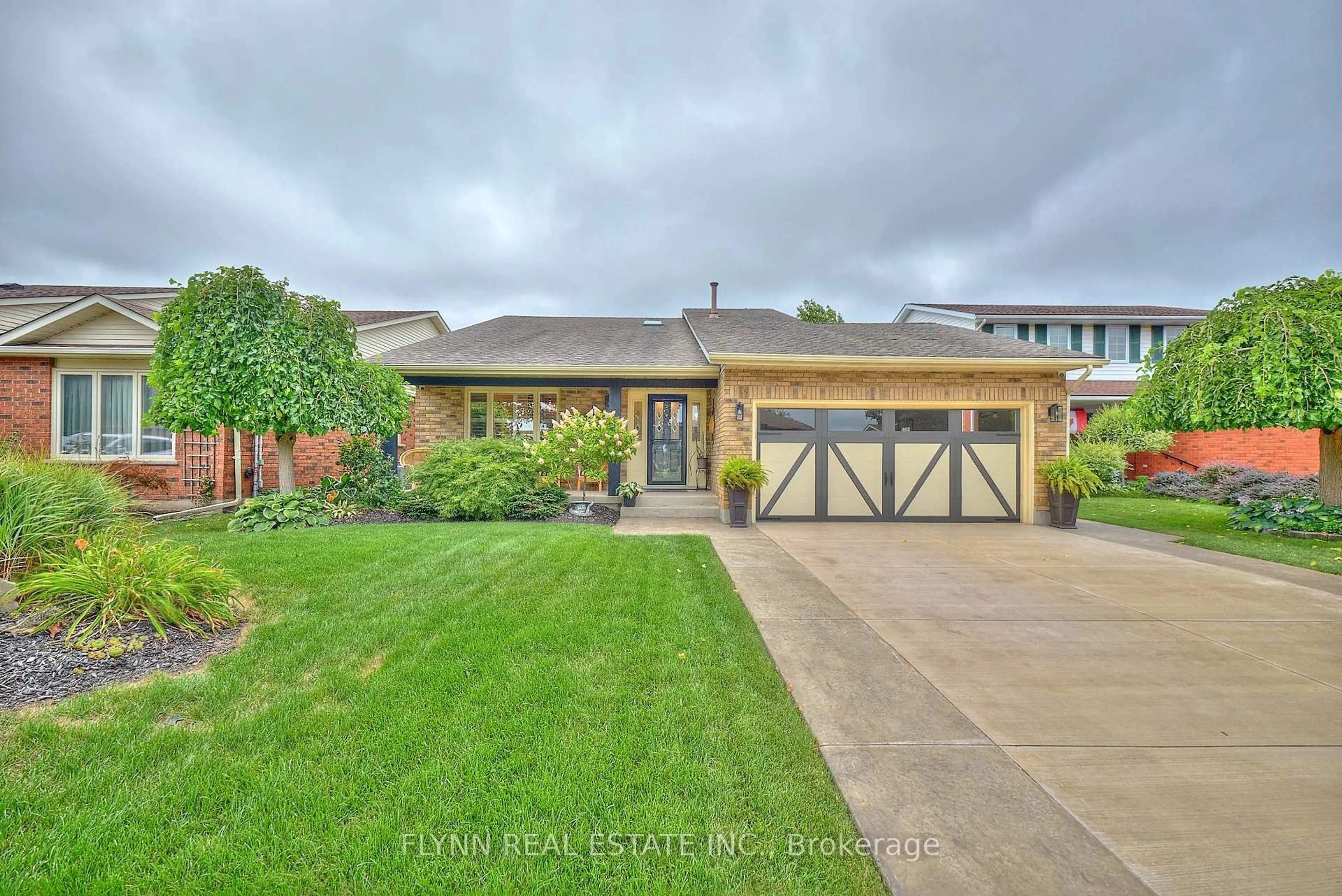 Home with brick exterior material, street for 3907 Cardinal Dr, Niagara Falls Ontario L2H 2W2