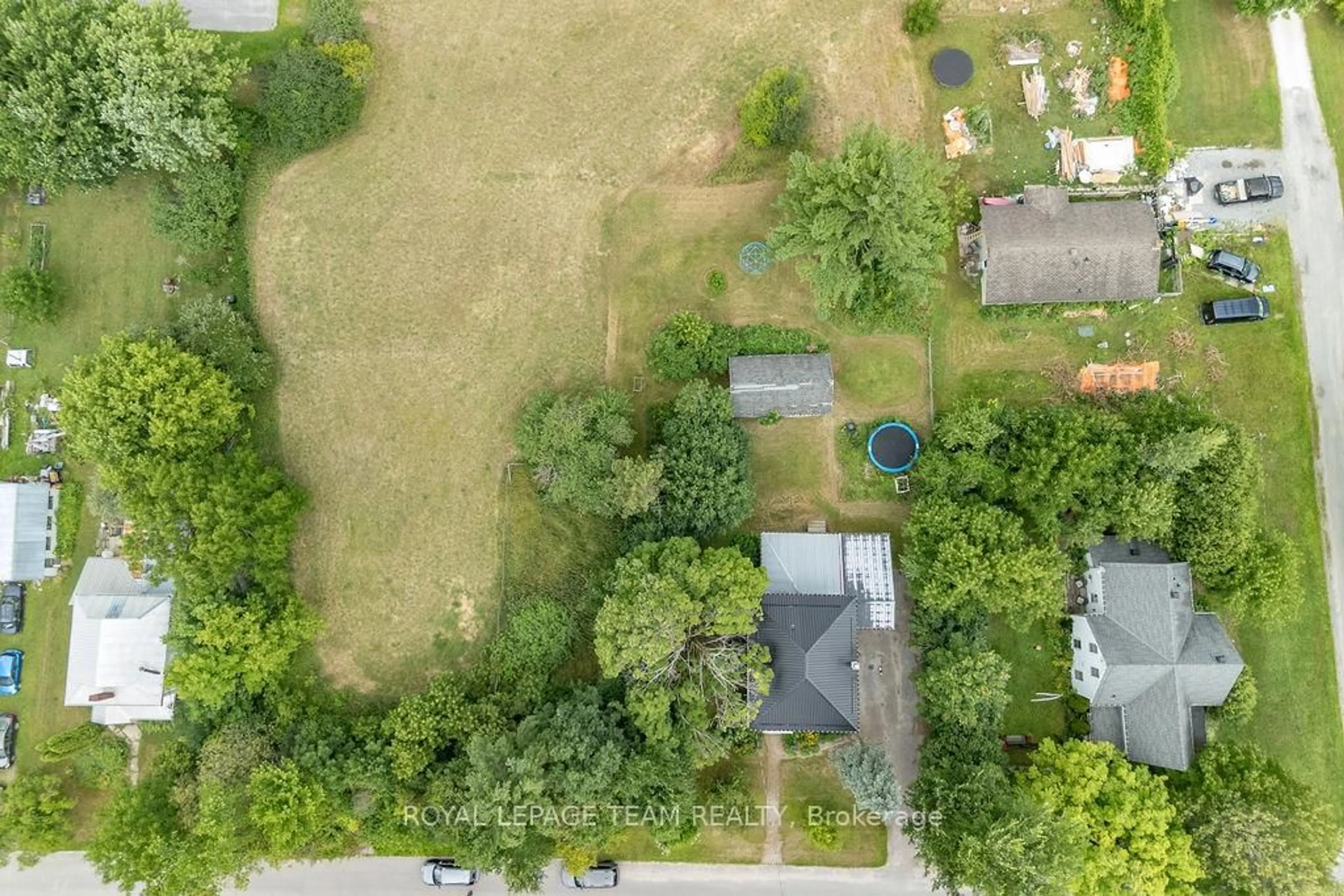 A pic from outside/outdoor area/front of a property/back of a property/a pic from drone, unknown for 191 DALKEITH St, Pakenham Ontario K0A 2X0