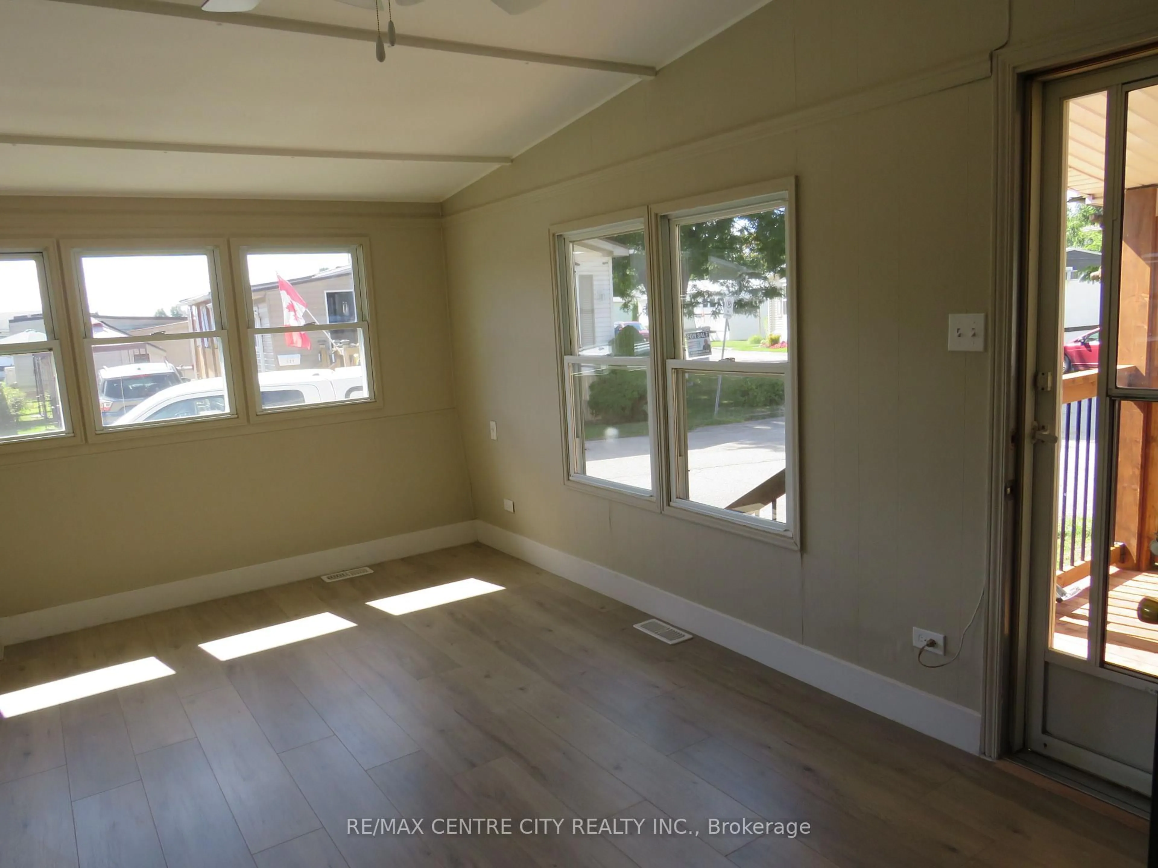 A pic of a room for 2189 Dundas St #120, London East Ontario N5V 1H3