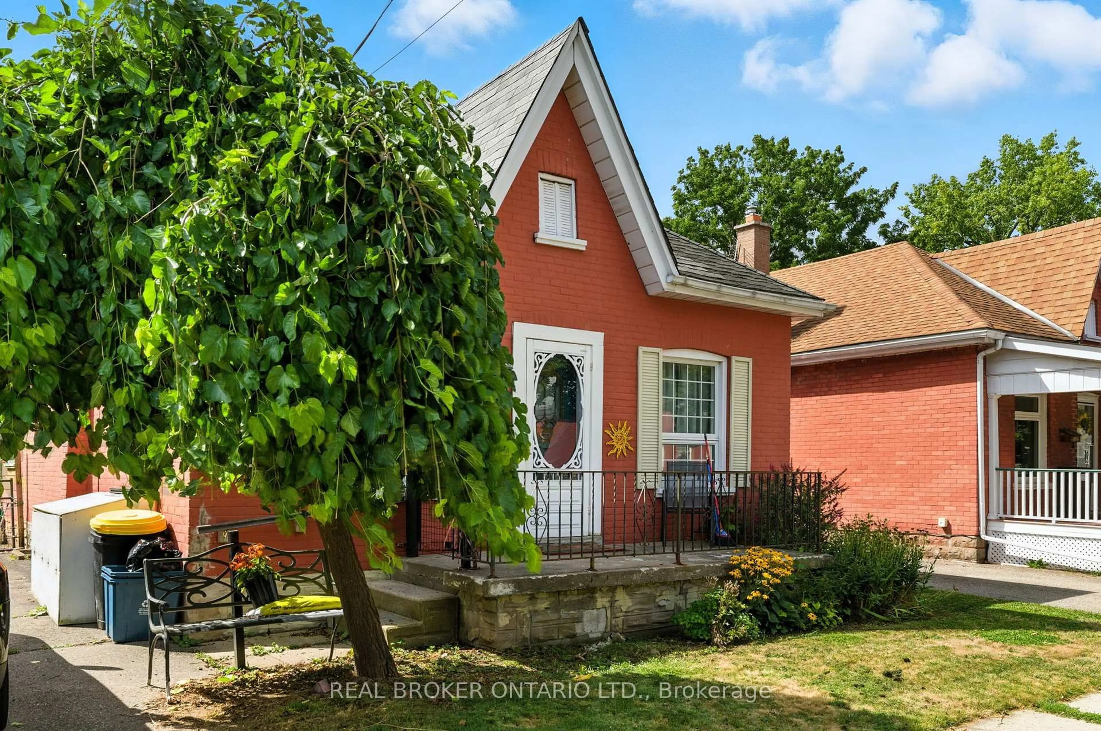 Home with brick exterior material, street for 96 Aberdeen Ave, Brantford Ontario N3S 1S3