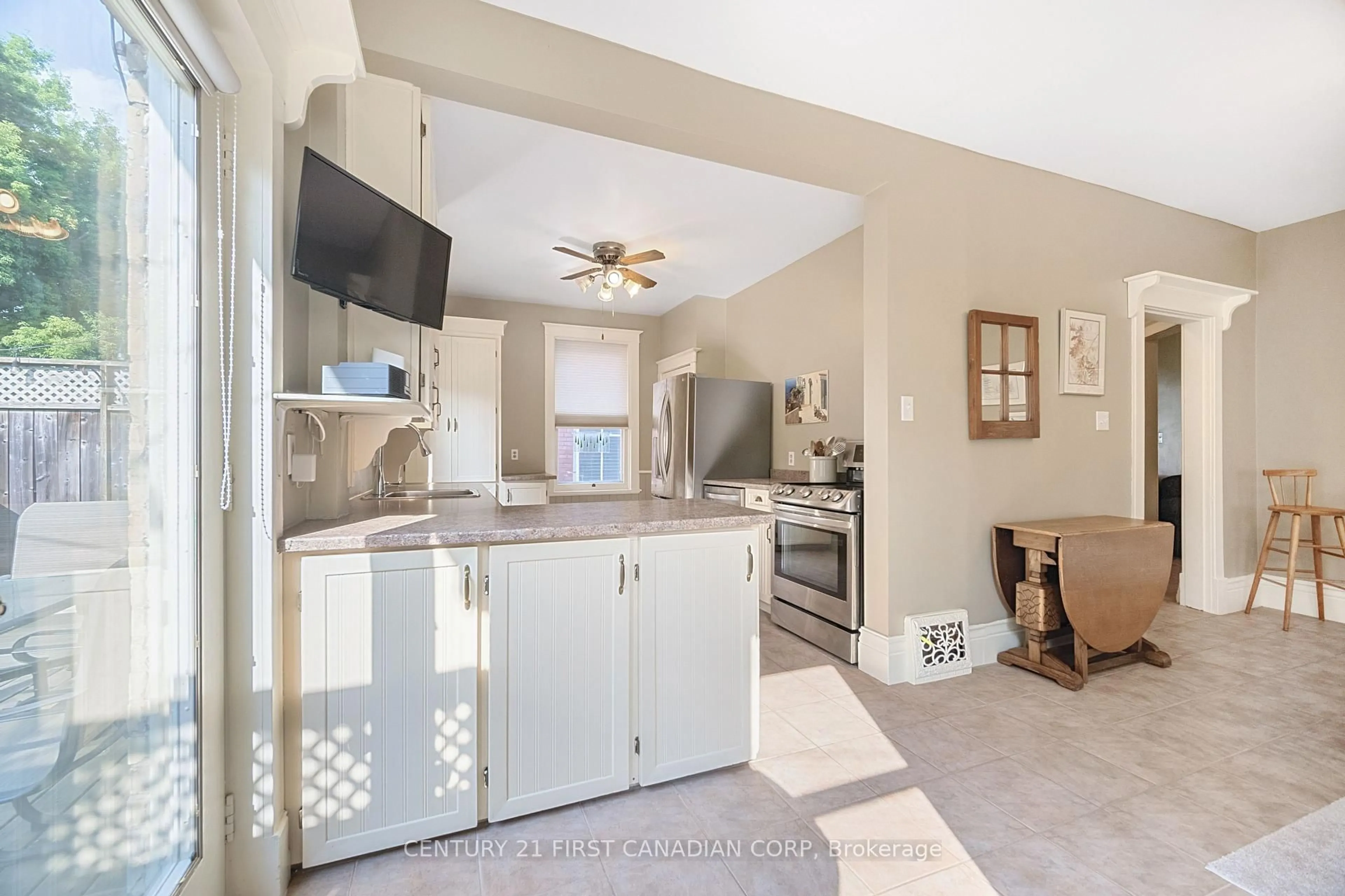 Open concept kitchen, ceramic/tile floor for 171 Mount Pleasant Ave, London North Ontario N6H 1E3