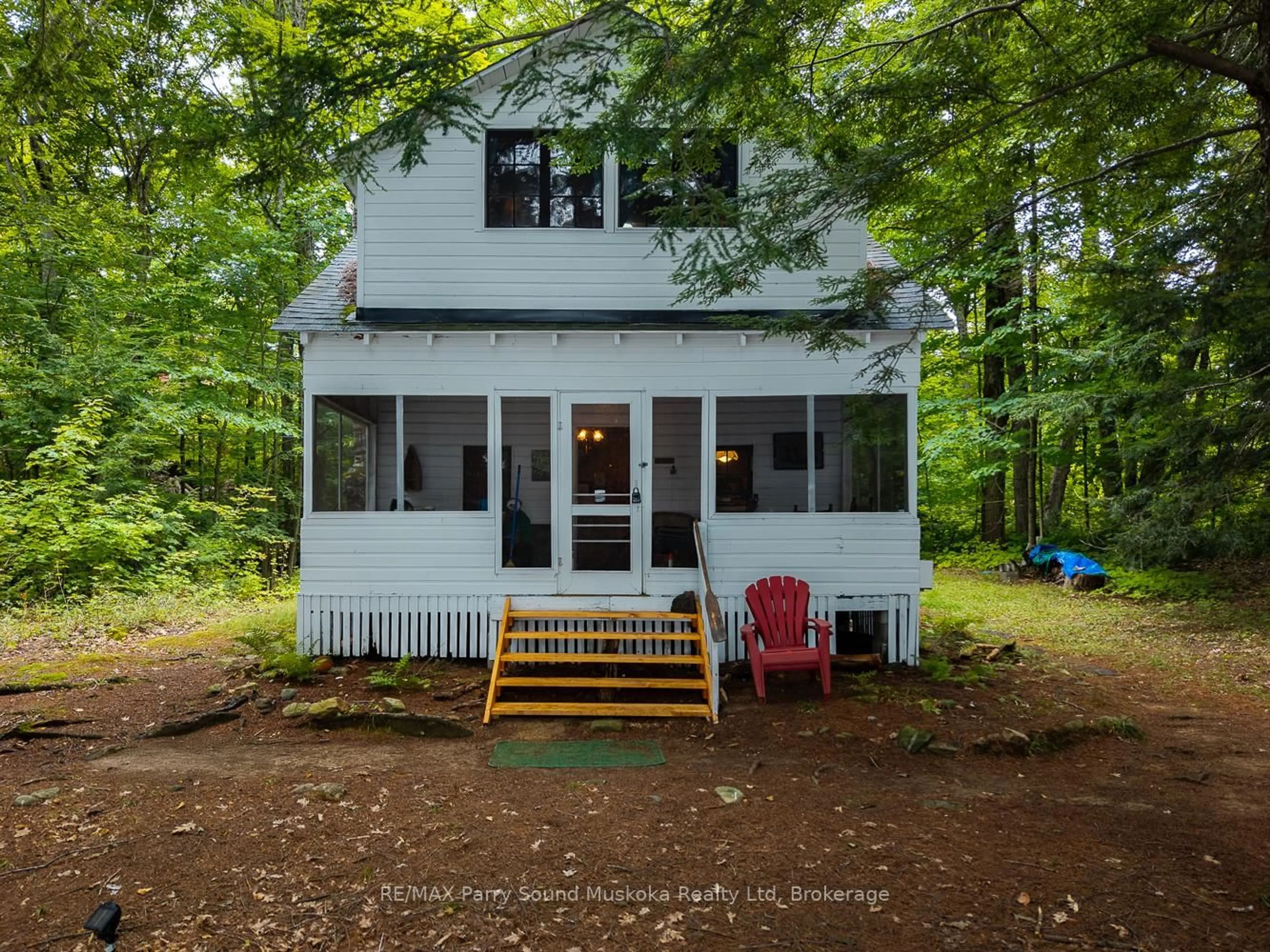 Home with vinyl exterior material, unknown for 897 172 WA Horseshoe Lake, Seguin Ontario P2A 2W8
