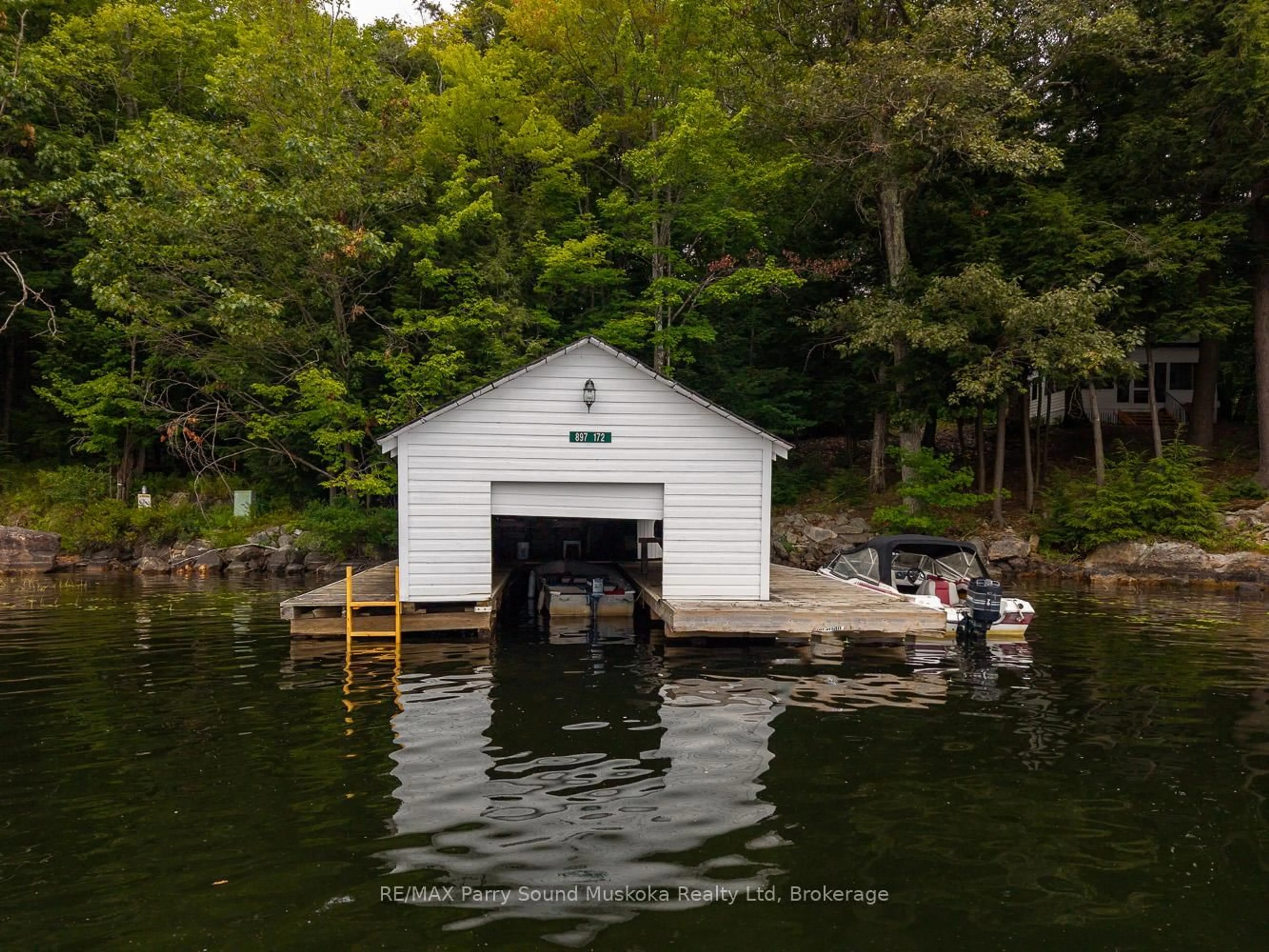Shed for 897 172 WA Horseshoe Lake, Seguin Ontario P2A 2W8