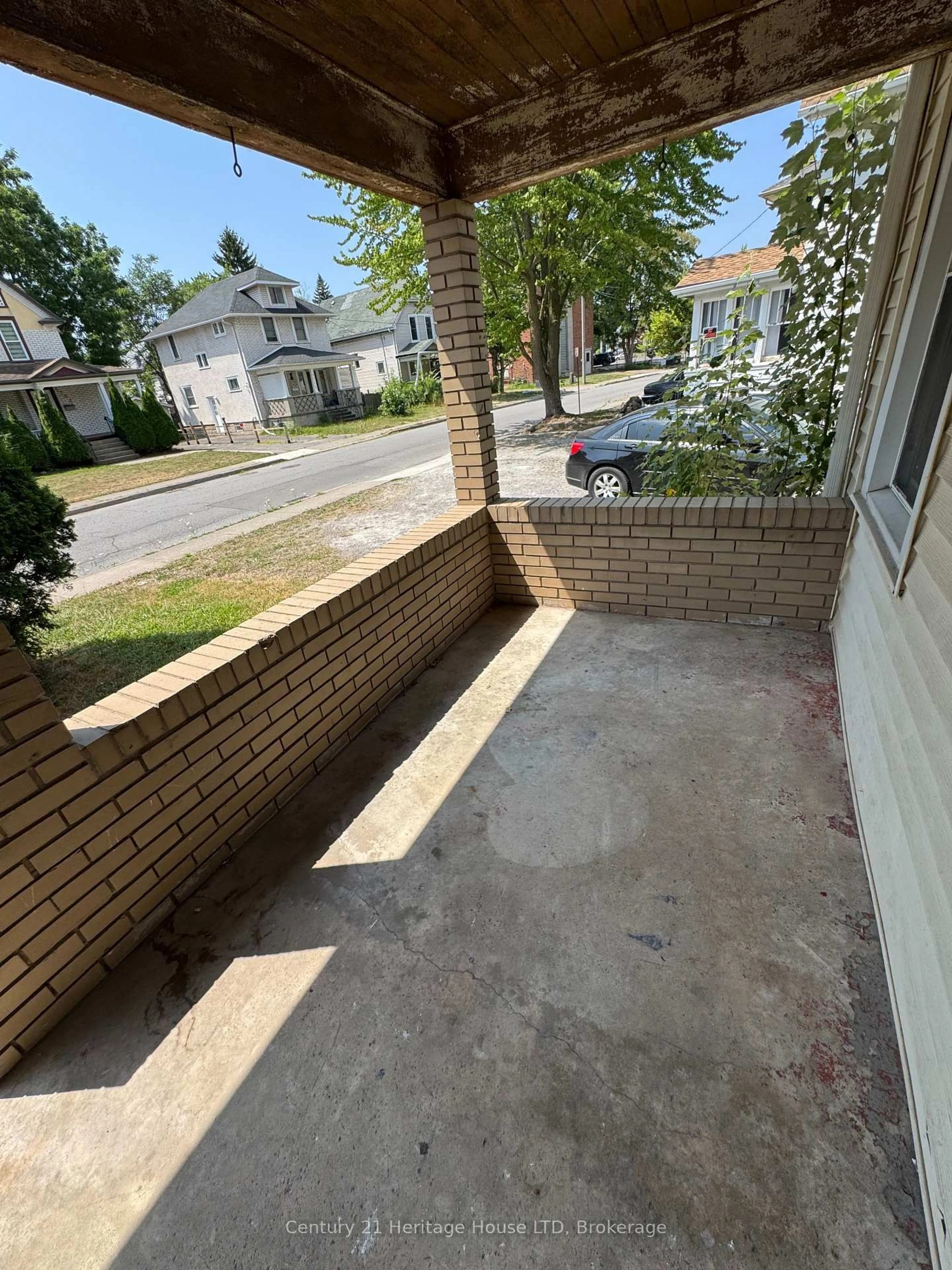 Patio, street for 4697 Eastwood Cres, Niagara Falls Ontario L2E 1B4