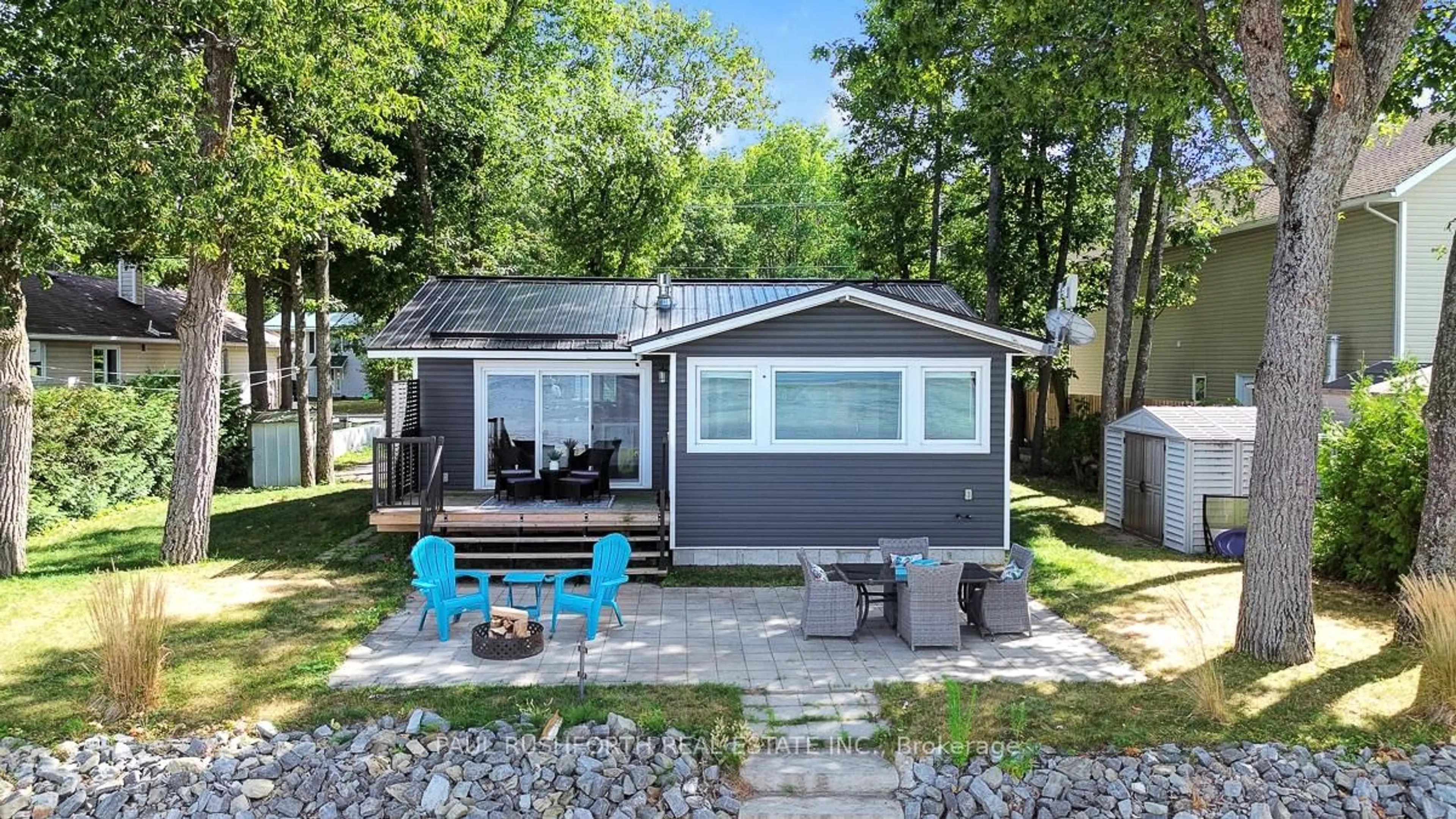 Home with vinyl exterior material, water/lake/river/ocean view for 728 Bayview Dr, Ottawa Ontario K0A 3M0