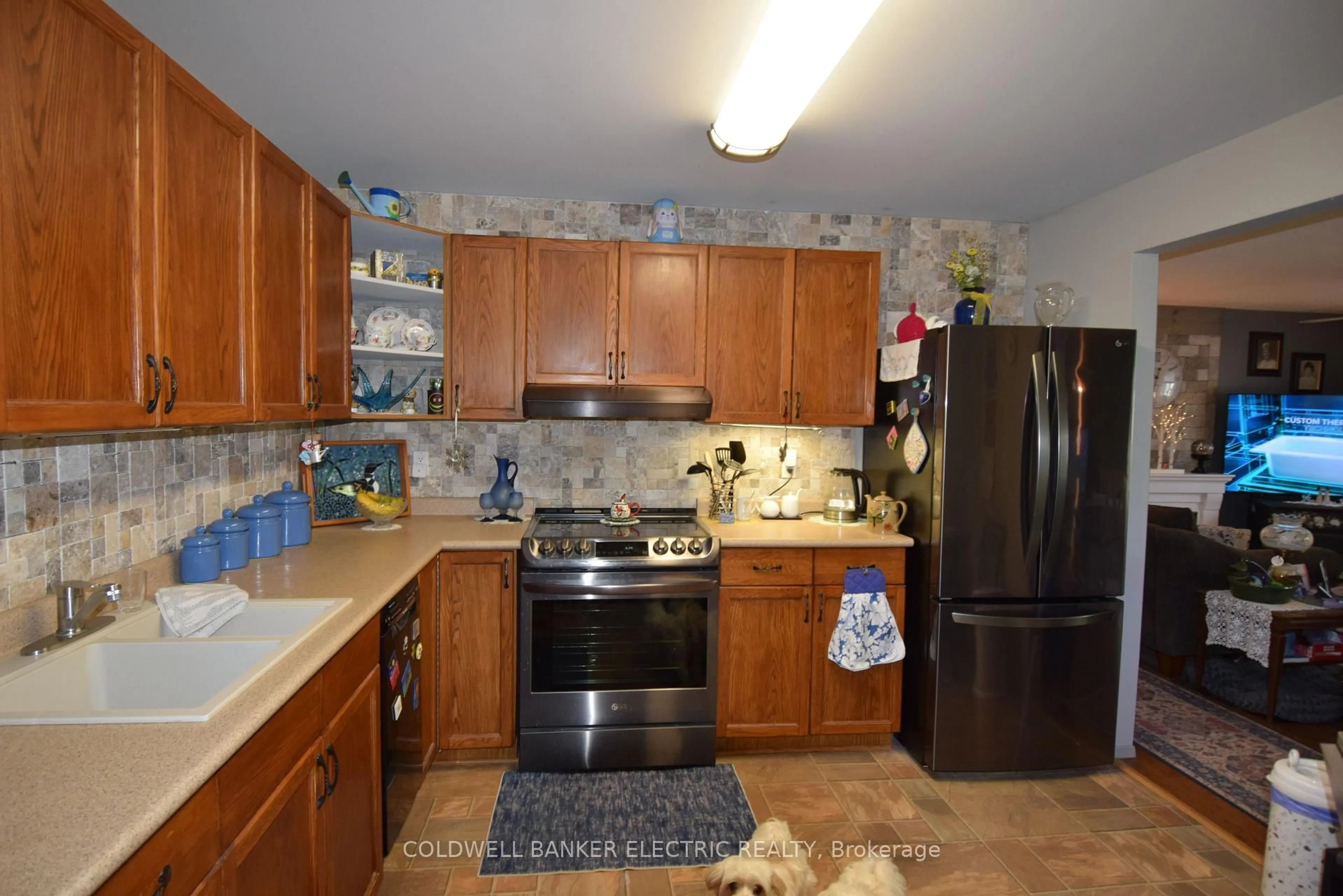 Standard kitchen, ceramic/tile floor for 2418 Mountland Dr #104, Peterborough Ontario K9K 2E2